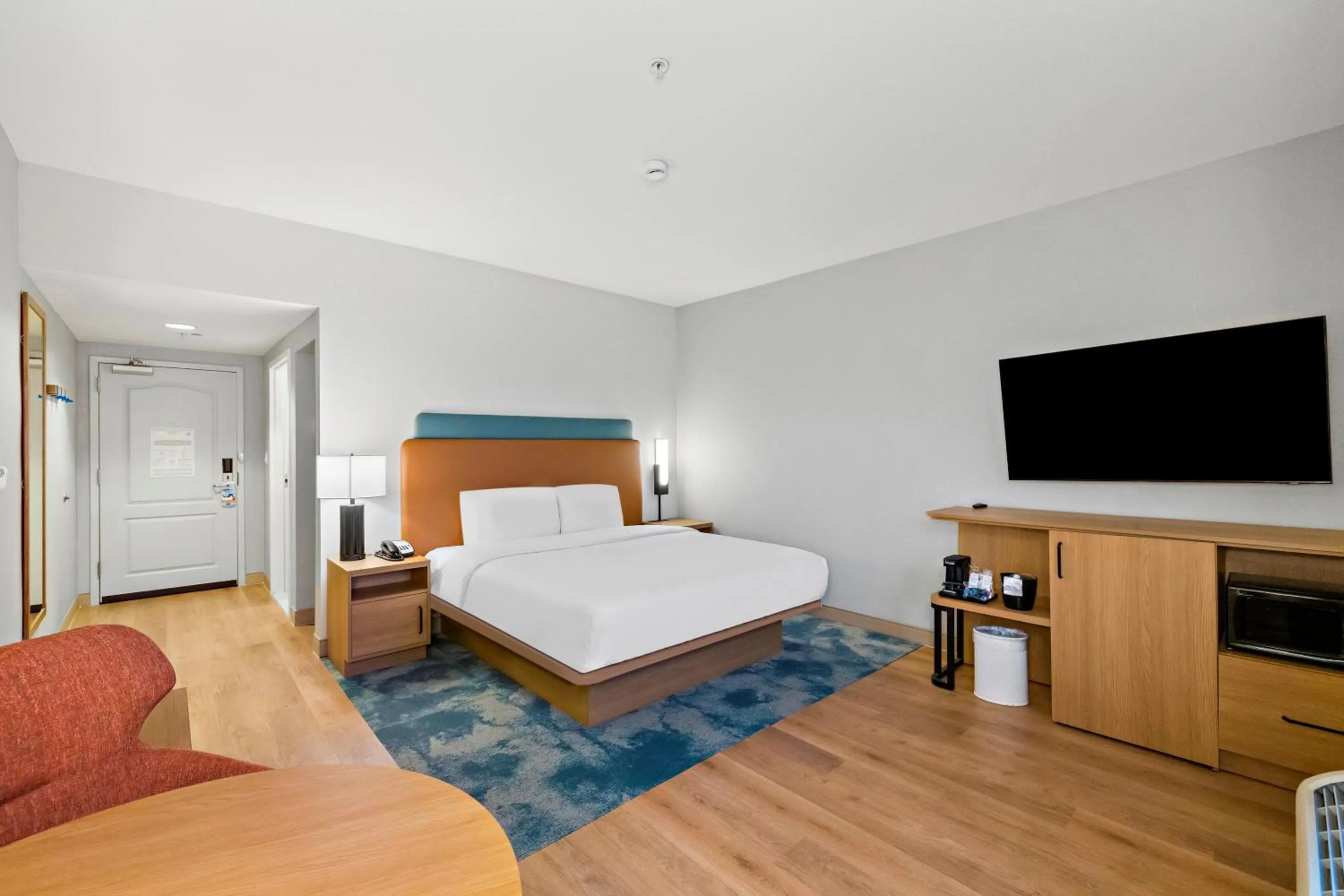 Bedroom, Bed in Hampton Inn & Suites Lancaster