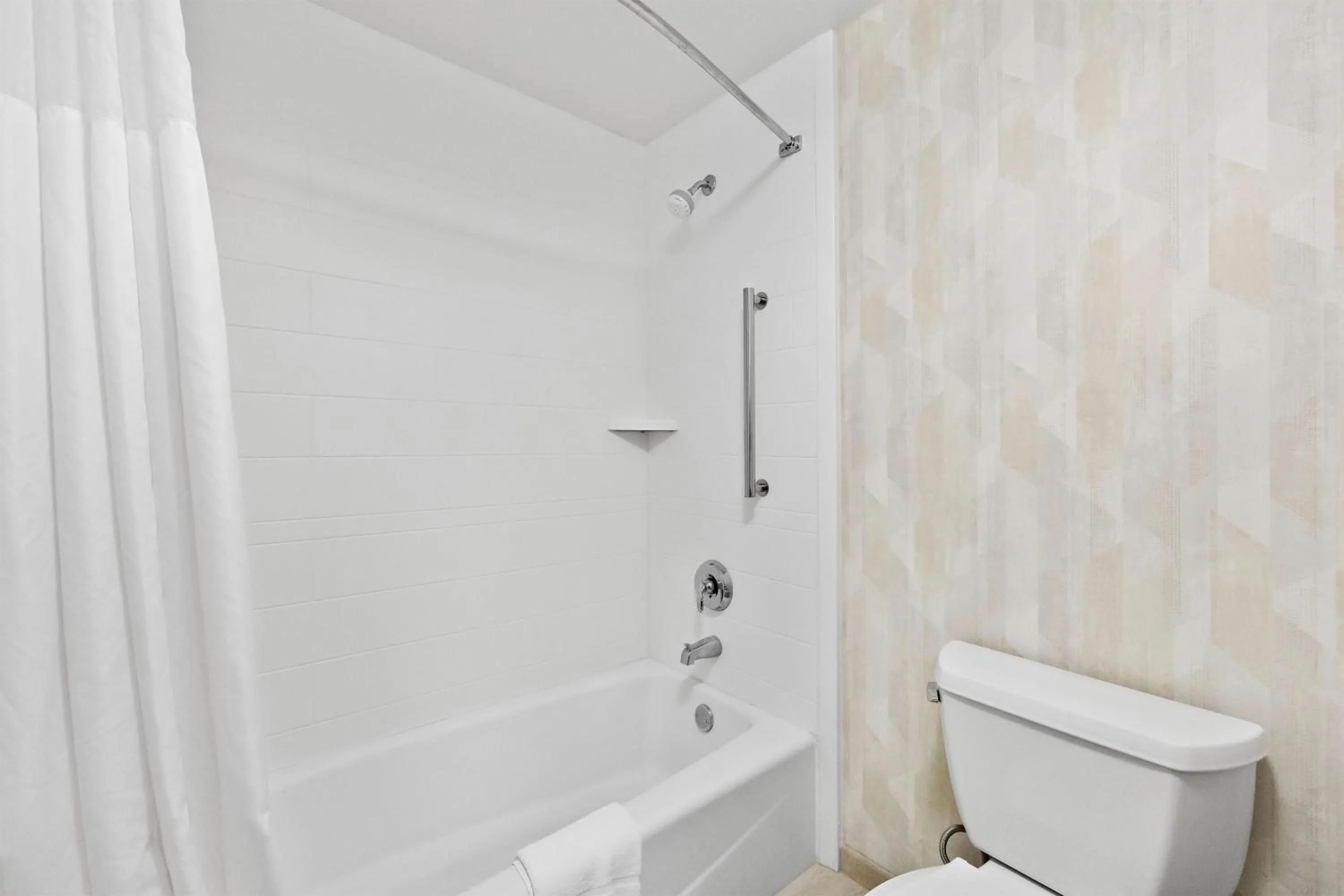 Bathroom in Hampton Inn & Suites Lancaster