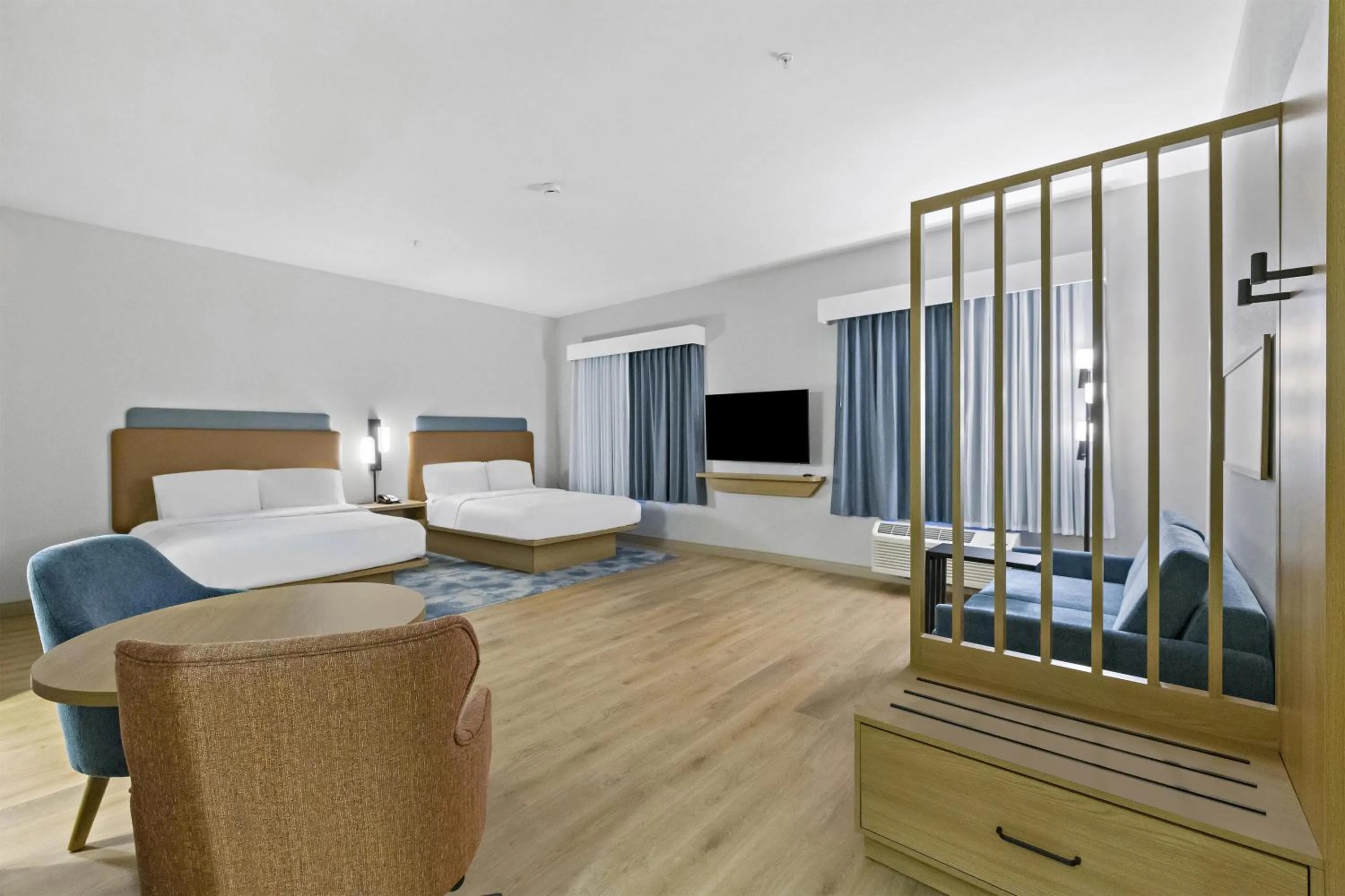 Bed in Hampton Inn & Suites Lancaster