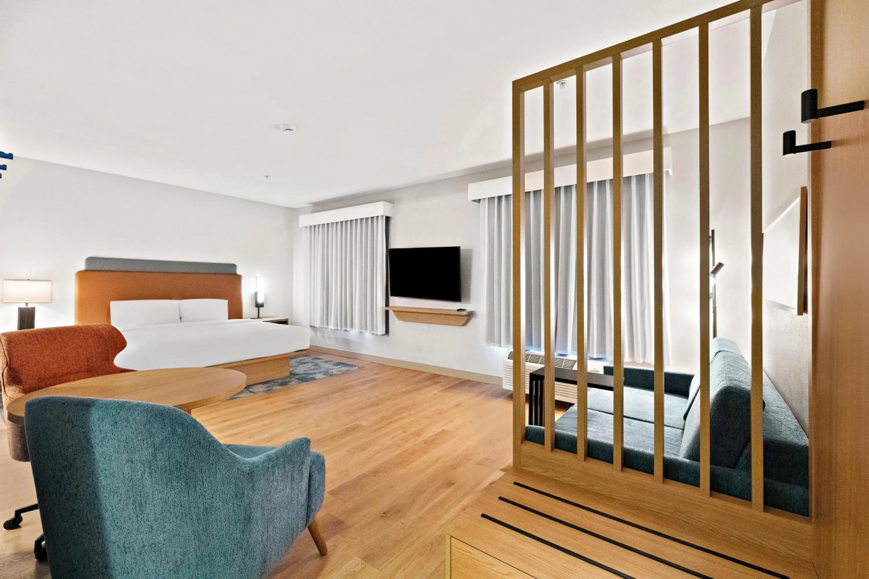 Bedroom, Bed in Hampton Inn & Suites Lancaster