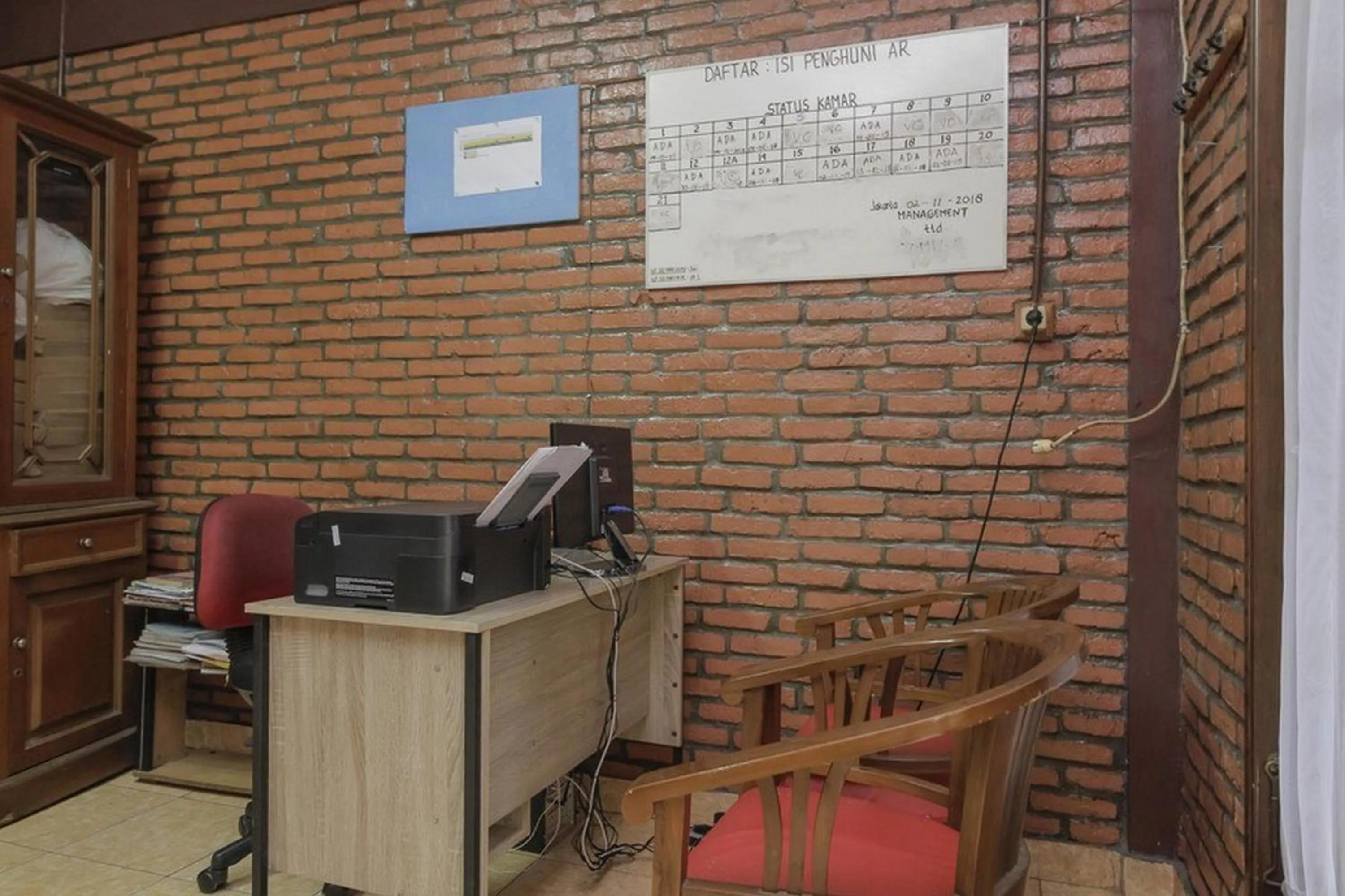 Lobby or reception in RedDoorz Plus At Ampera Raya