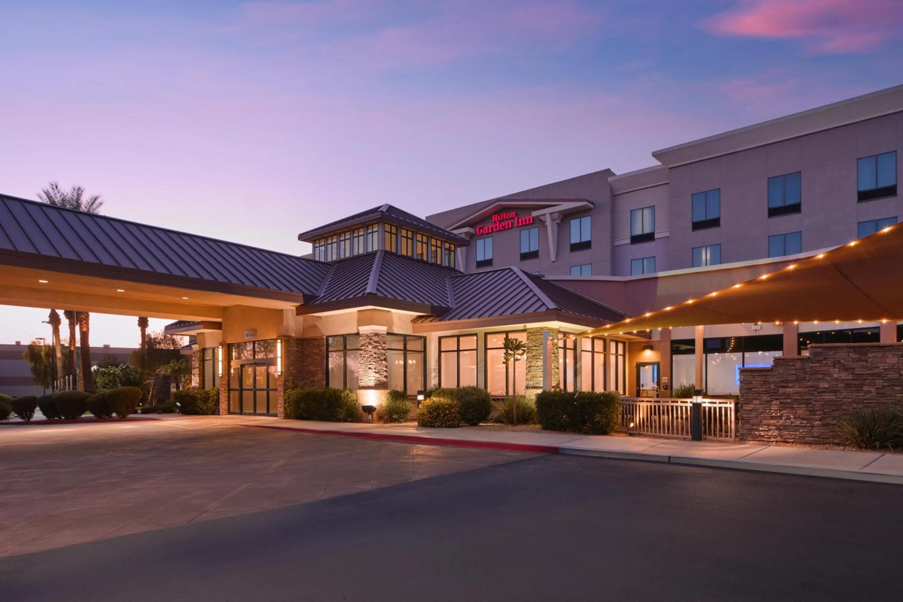 Property building in Hilton Garden Inn Phoenix North Happy Valley