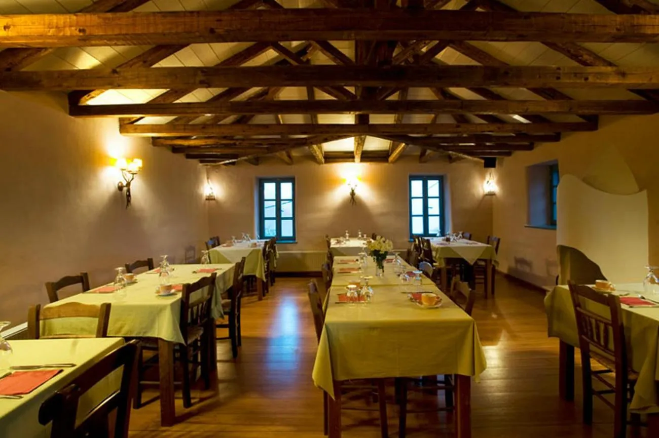 Restaurant/places to eat in Ariston