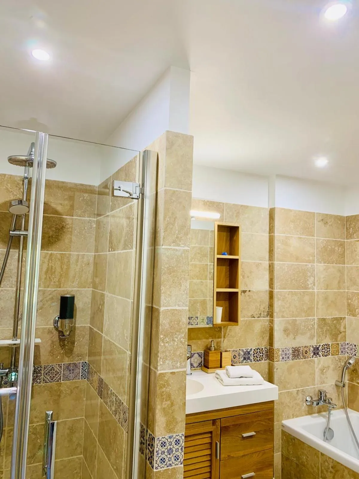 Bathroom in Le Pavillon Vert - B&B