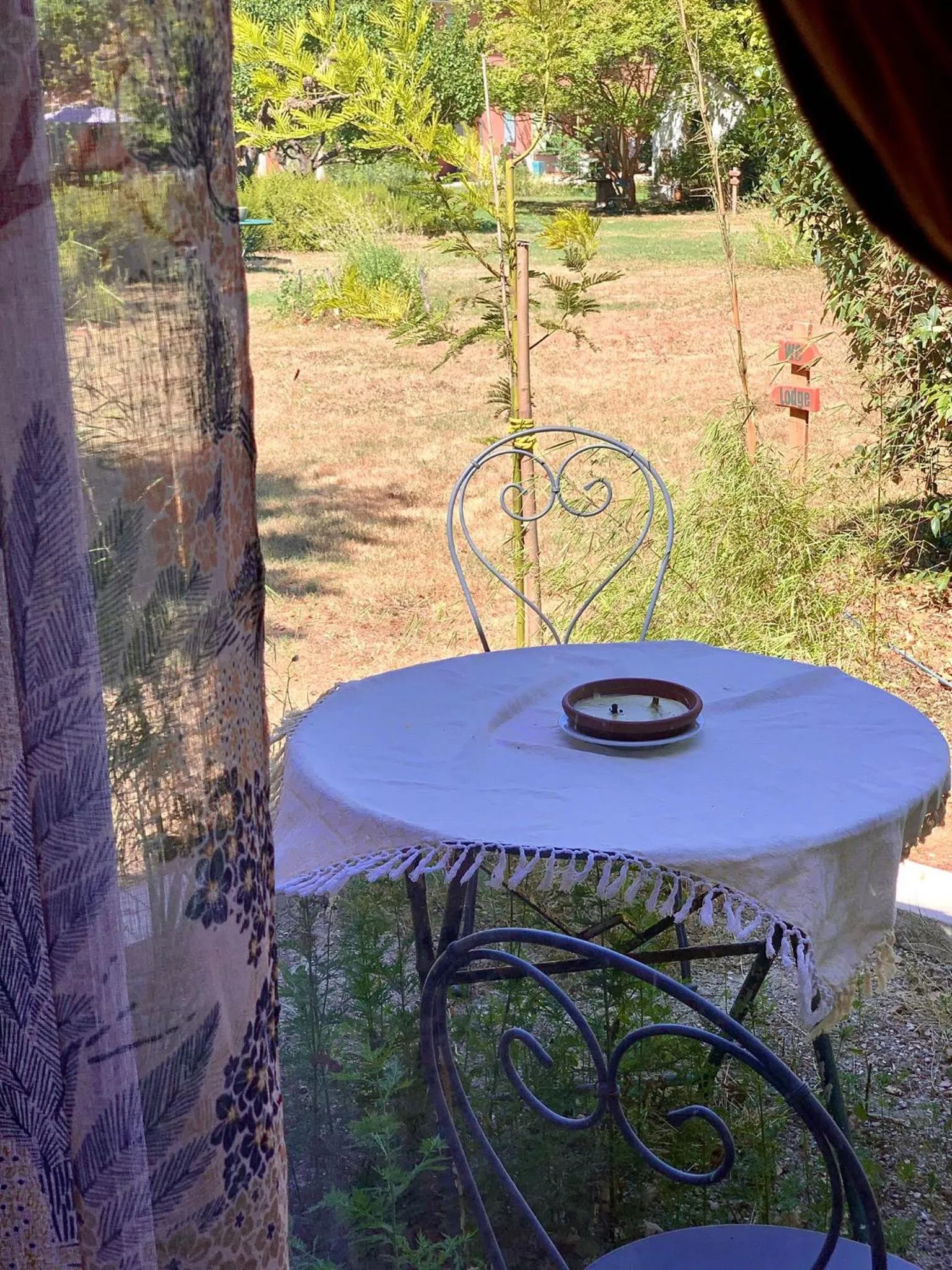 Patio in Le Pavillon Vert - B&B