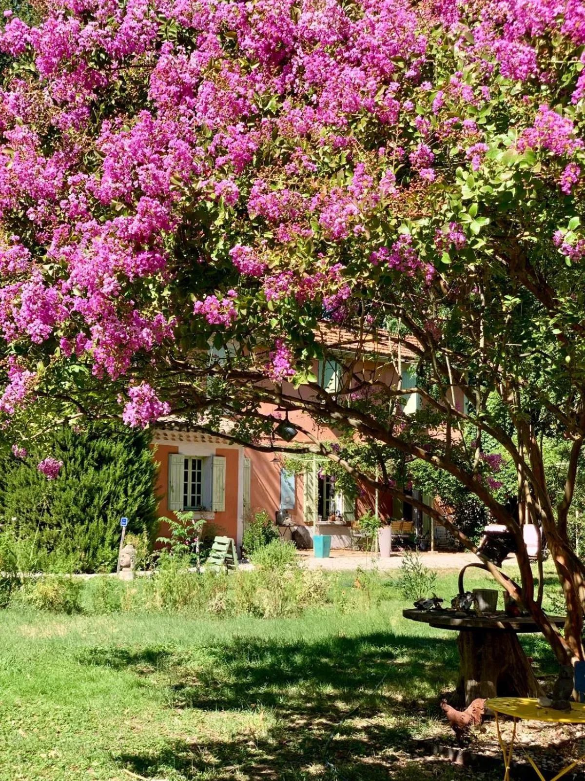 Property building in Le Pavillon Vert - B&B