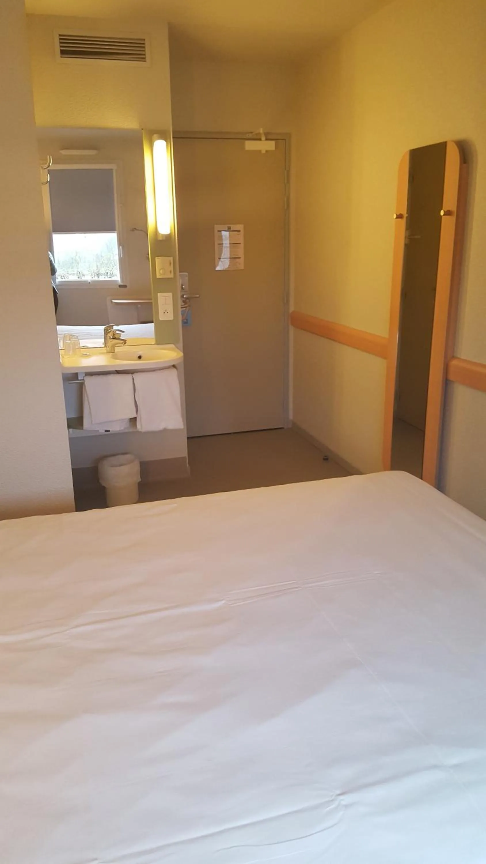 Bed in ibis budget Saint Gaudens