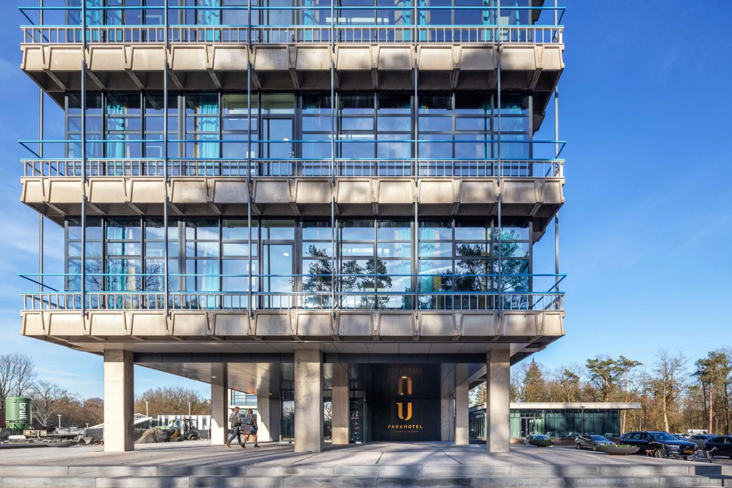 Facade/entrance in U Parkhotel