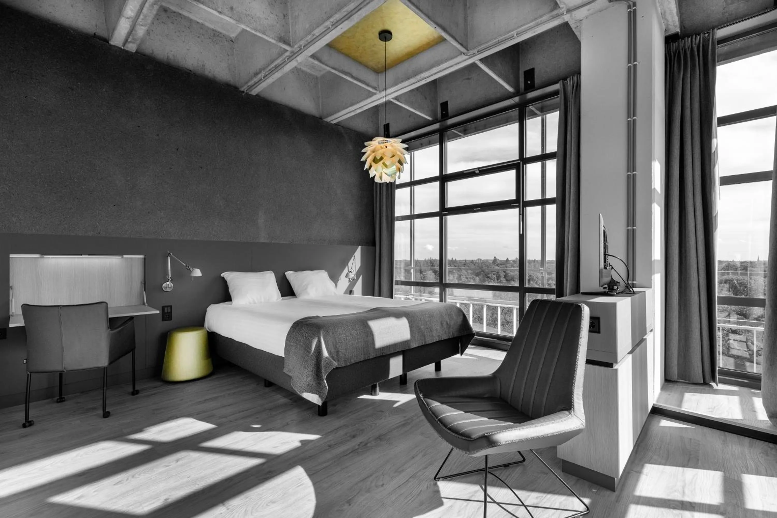 Property building, Bed in U Parkhotel