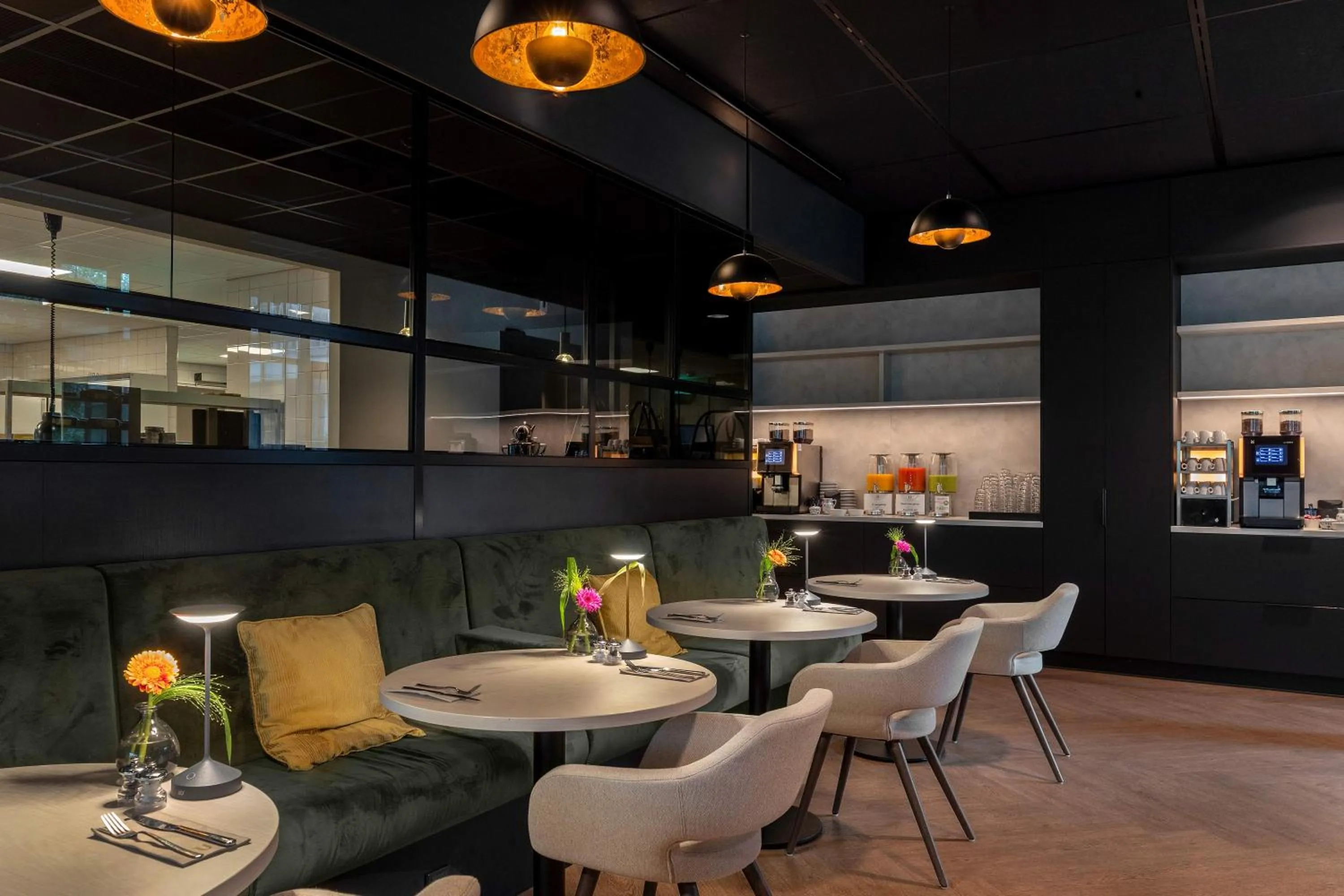 Restaurant/places to eat in U Parkhotel