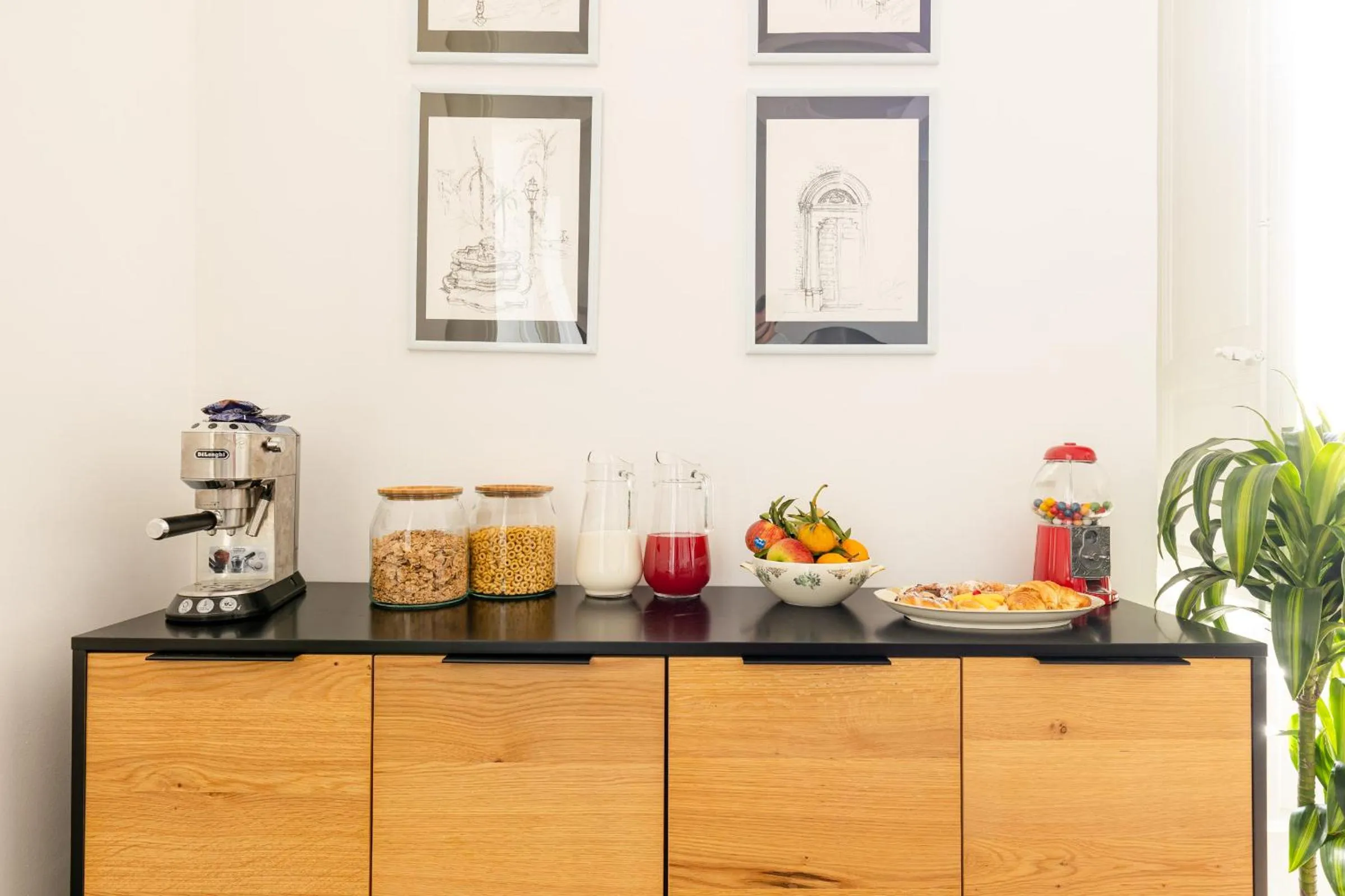 Coffee/tea facilities in Villa Edera Rental Room