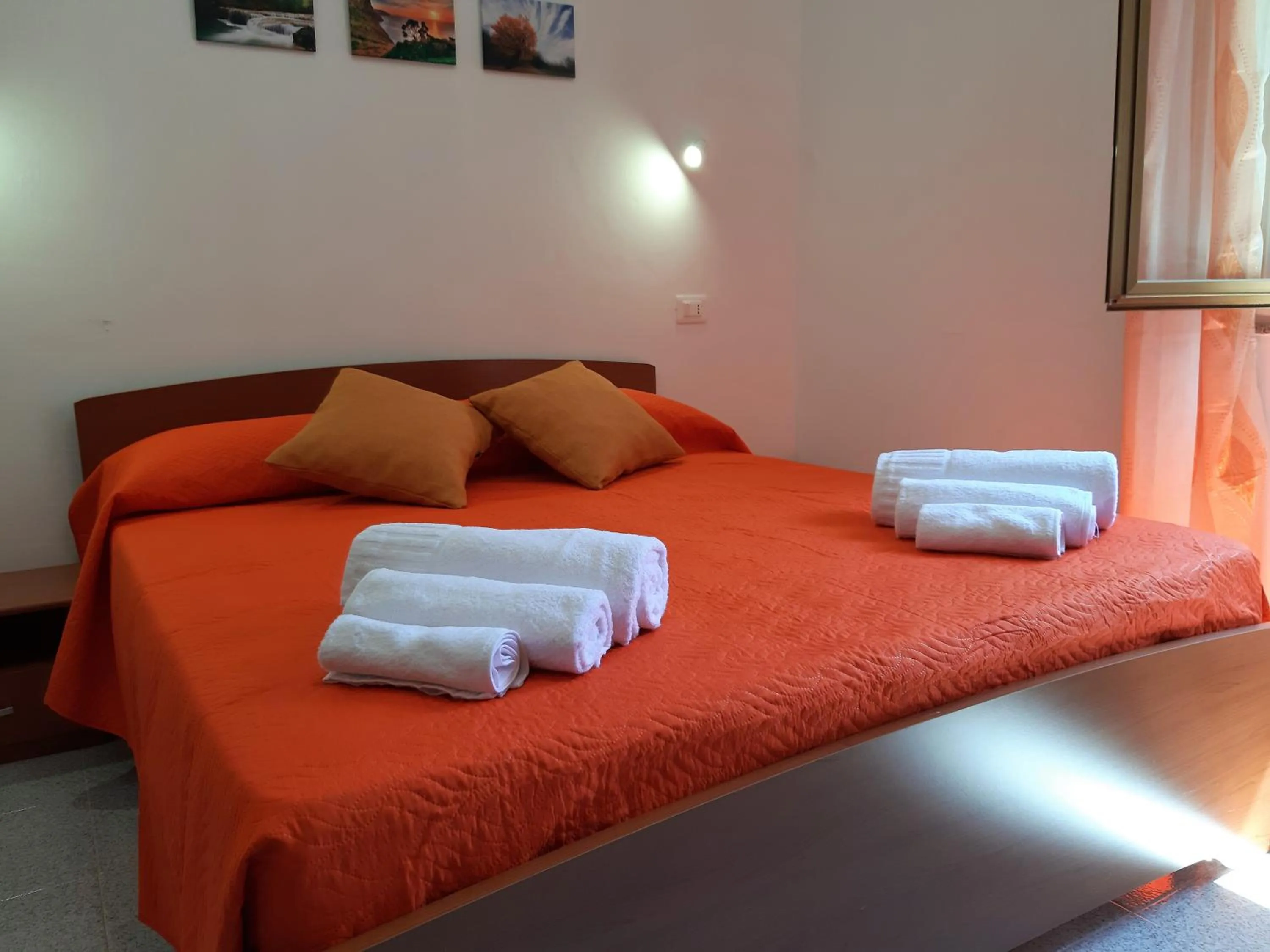 Bed in Living Piraino case vacanze