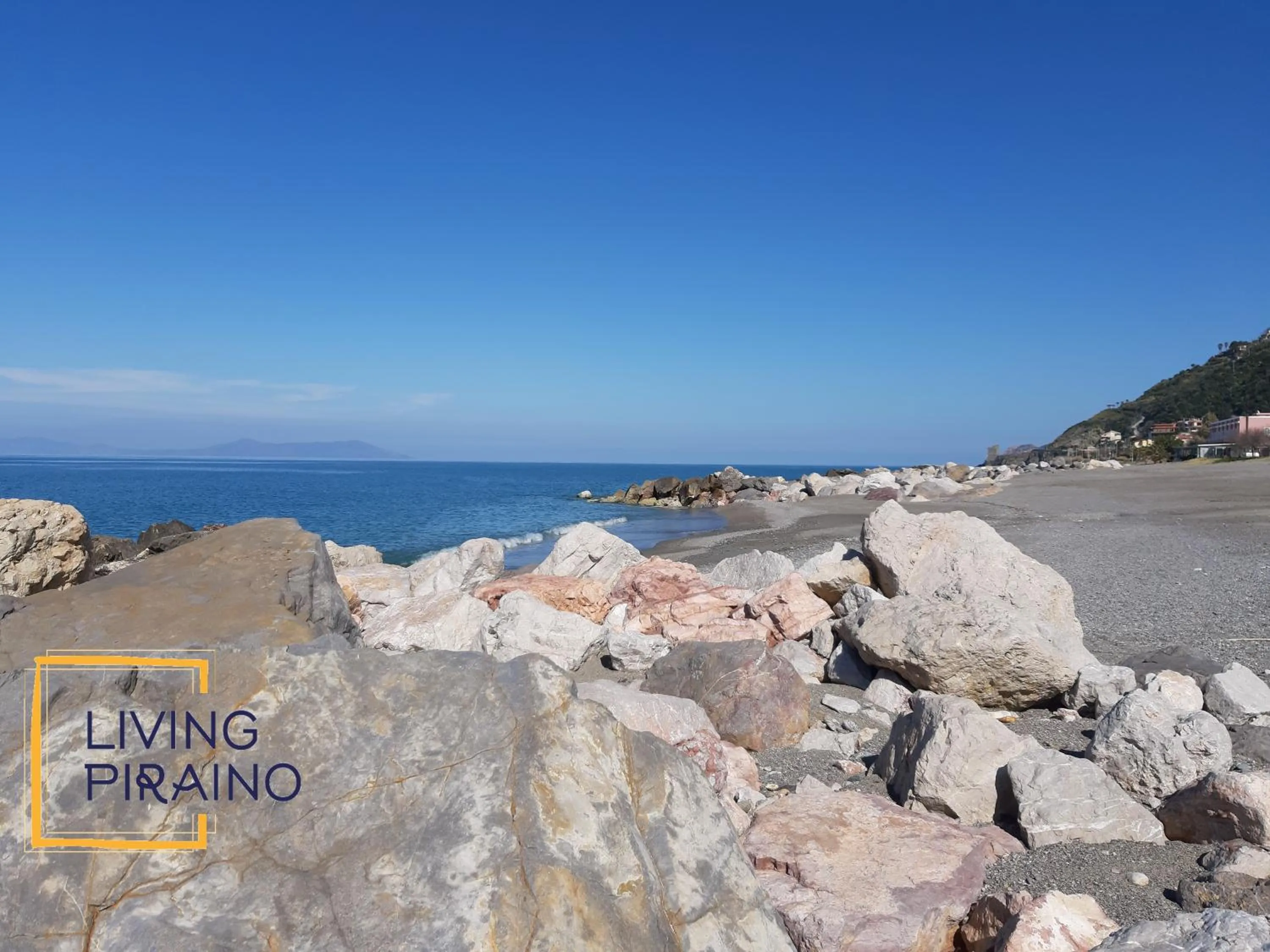 Beach in Living Piraino case vacanze