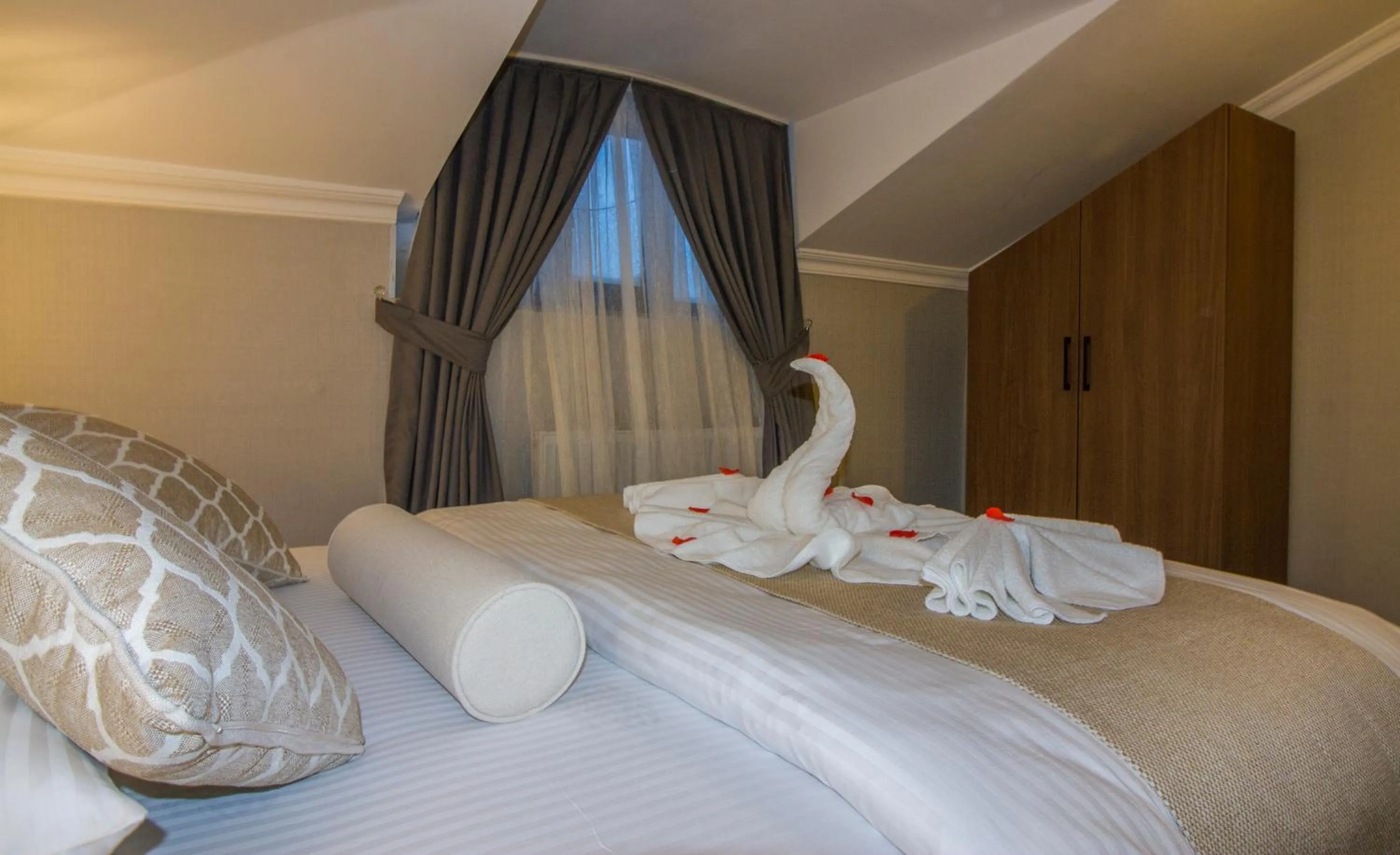 Bedroom, Bed in Hit Suites Avcilar Hotel