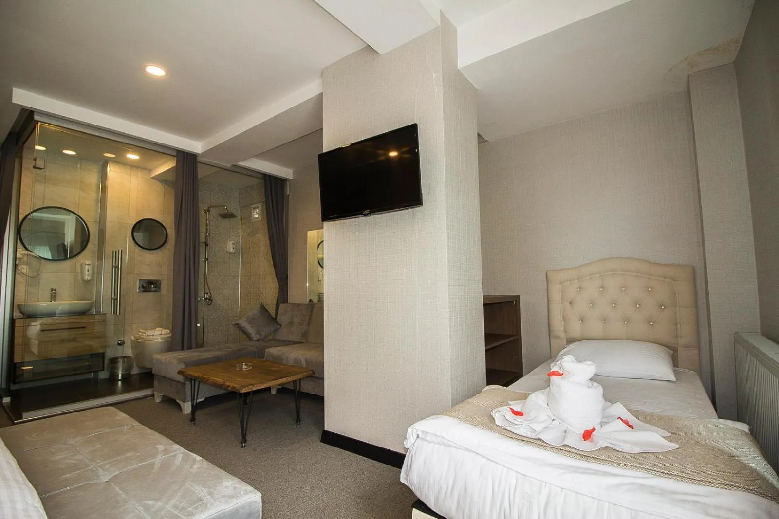 Photo of the whole room, Bed in Hit Suites Avcilar Hotel