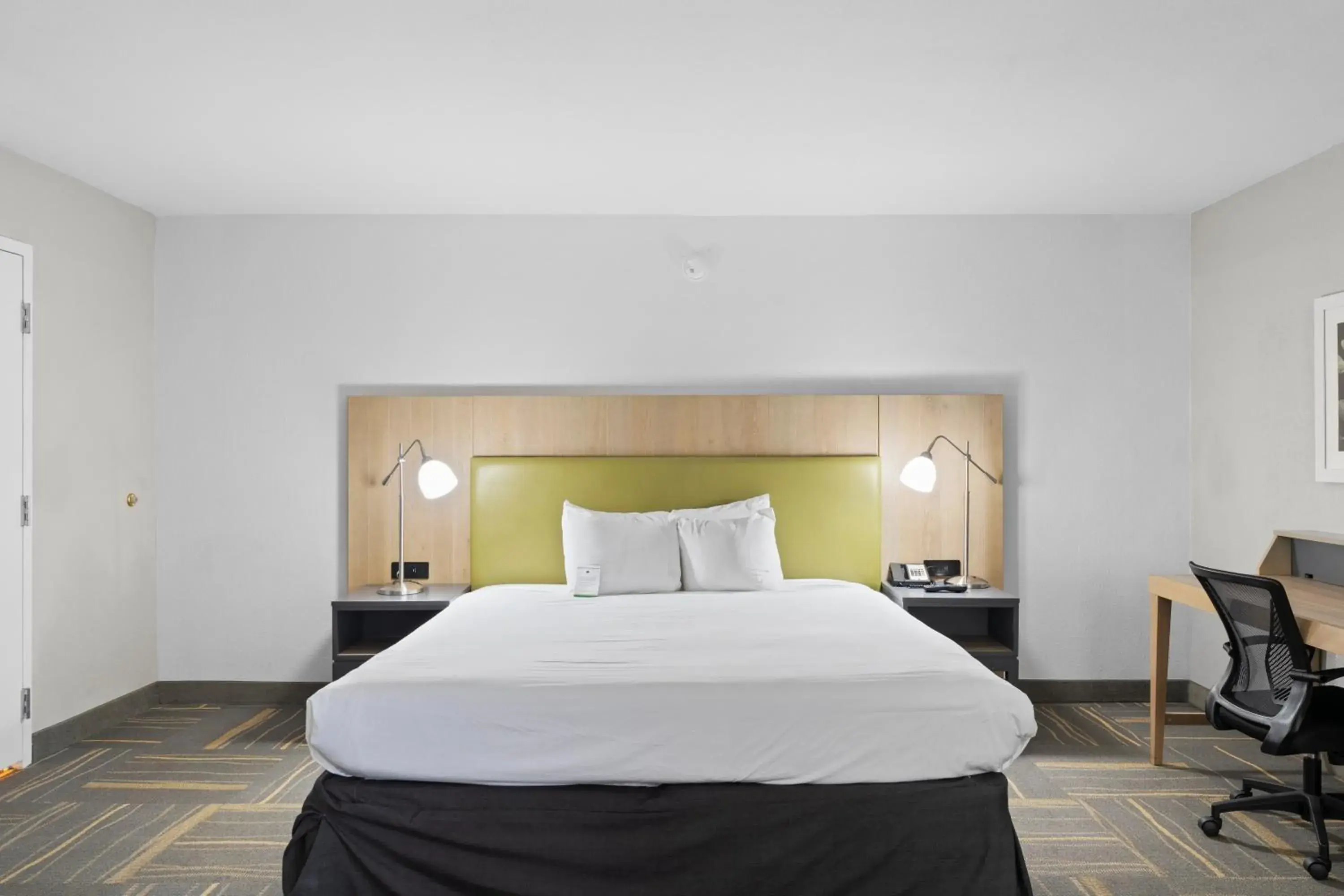 Junior Suite in GreenTree Inn & Suites Phoenix Sky Harbor Junior Suite in GreenTree Inn & Suites Phoenix Sky Harbor