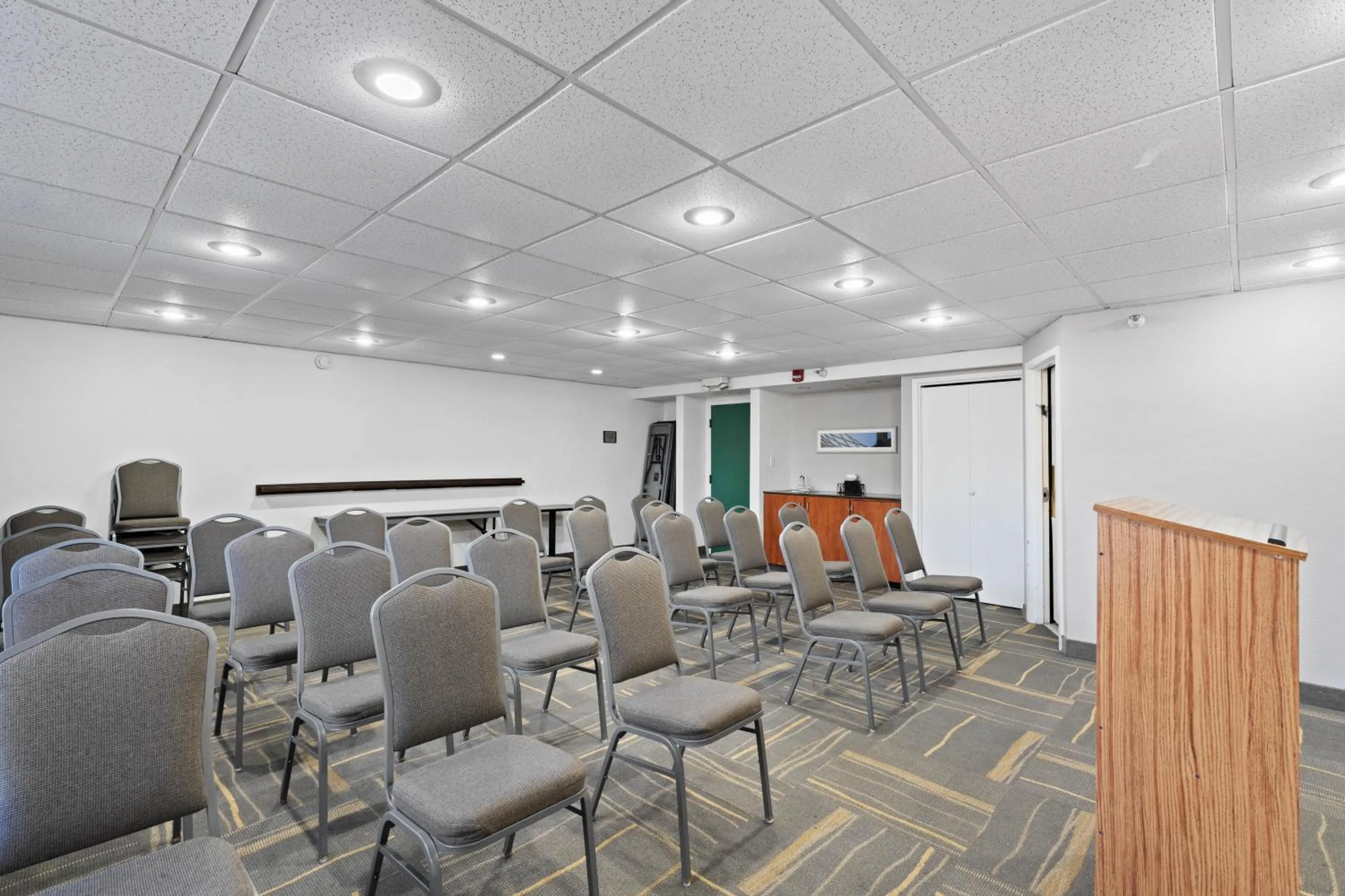 Meeting/conference room in GreenTree Inn & Suites Phoenix Sky Harbor
