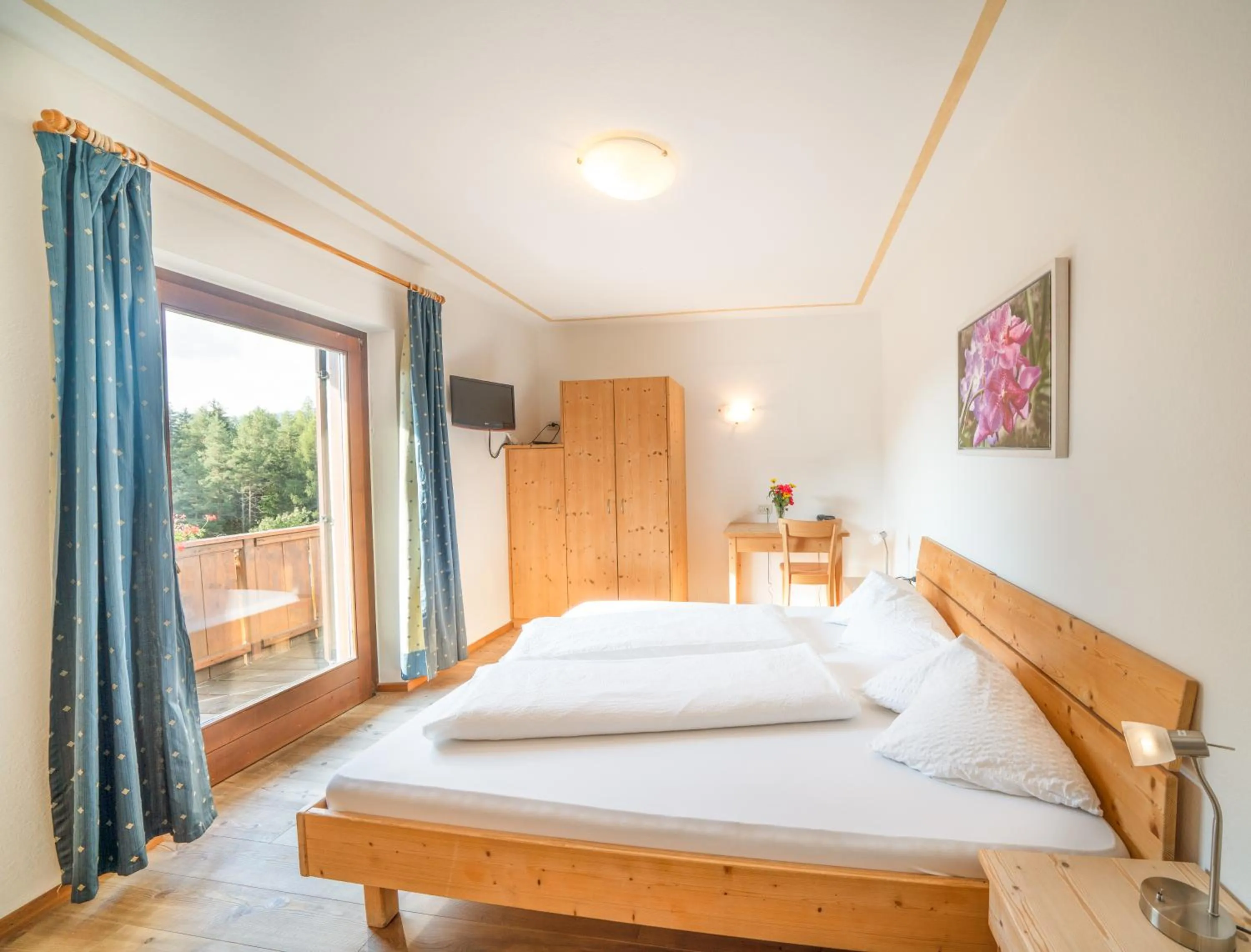 Photo of the whole room in Hotel Profanter