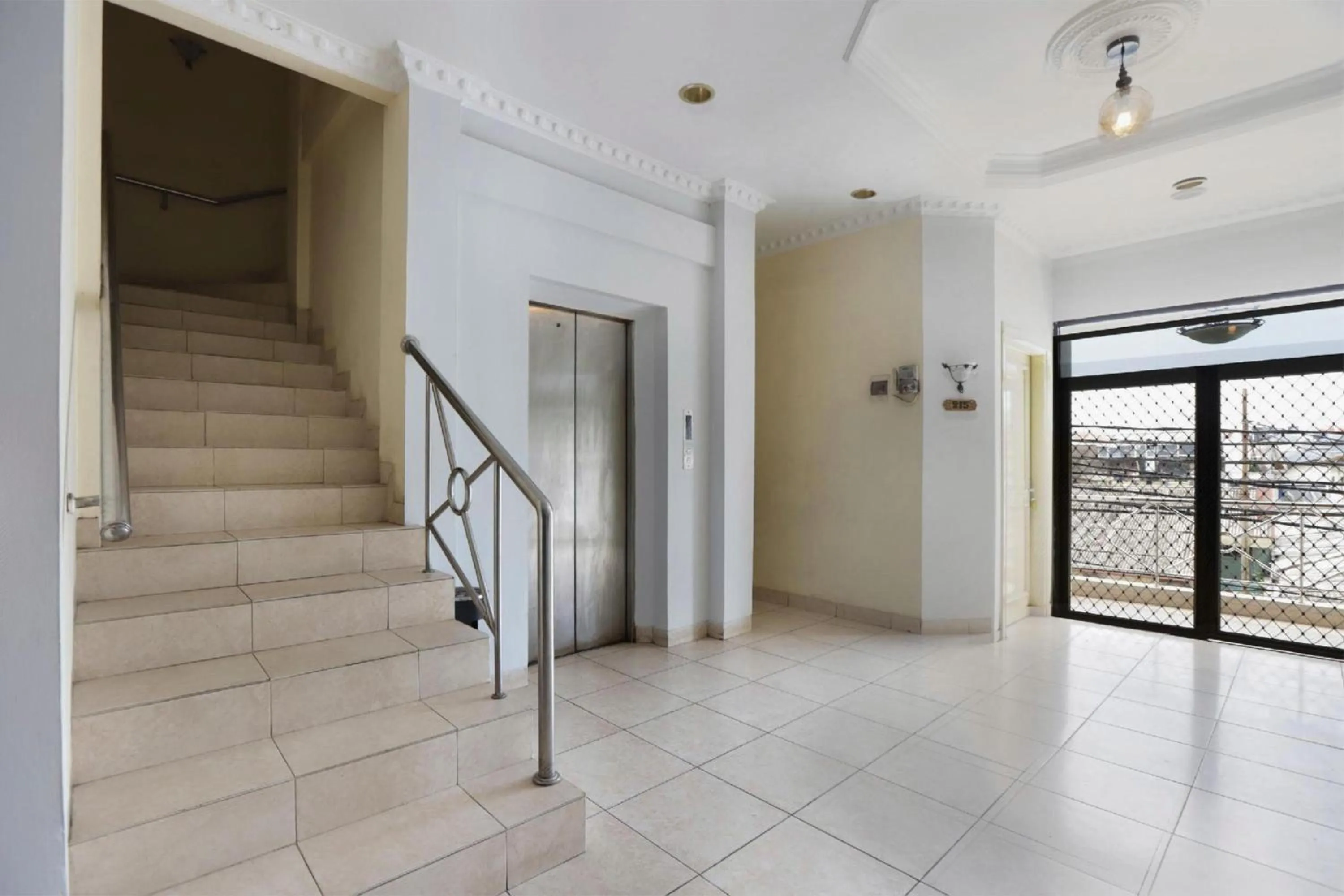 Lobby or reception in Collection O Mangga Besar Near Lokasari Square Formerly 45 Residence