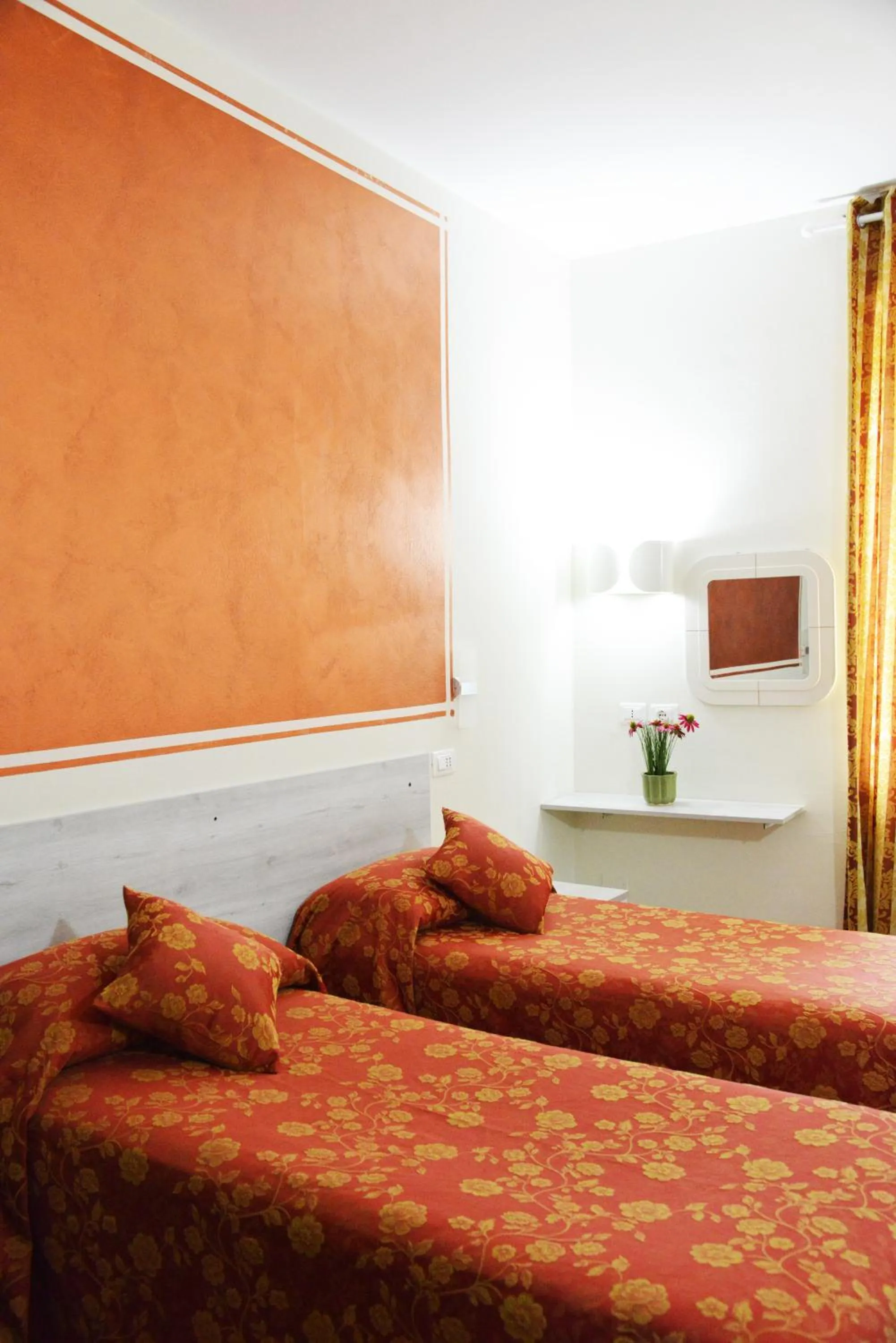 Bed in HOTEL IL PARCO - Parking Free & Restaurant - Hotel