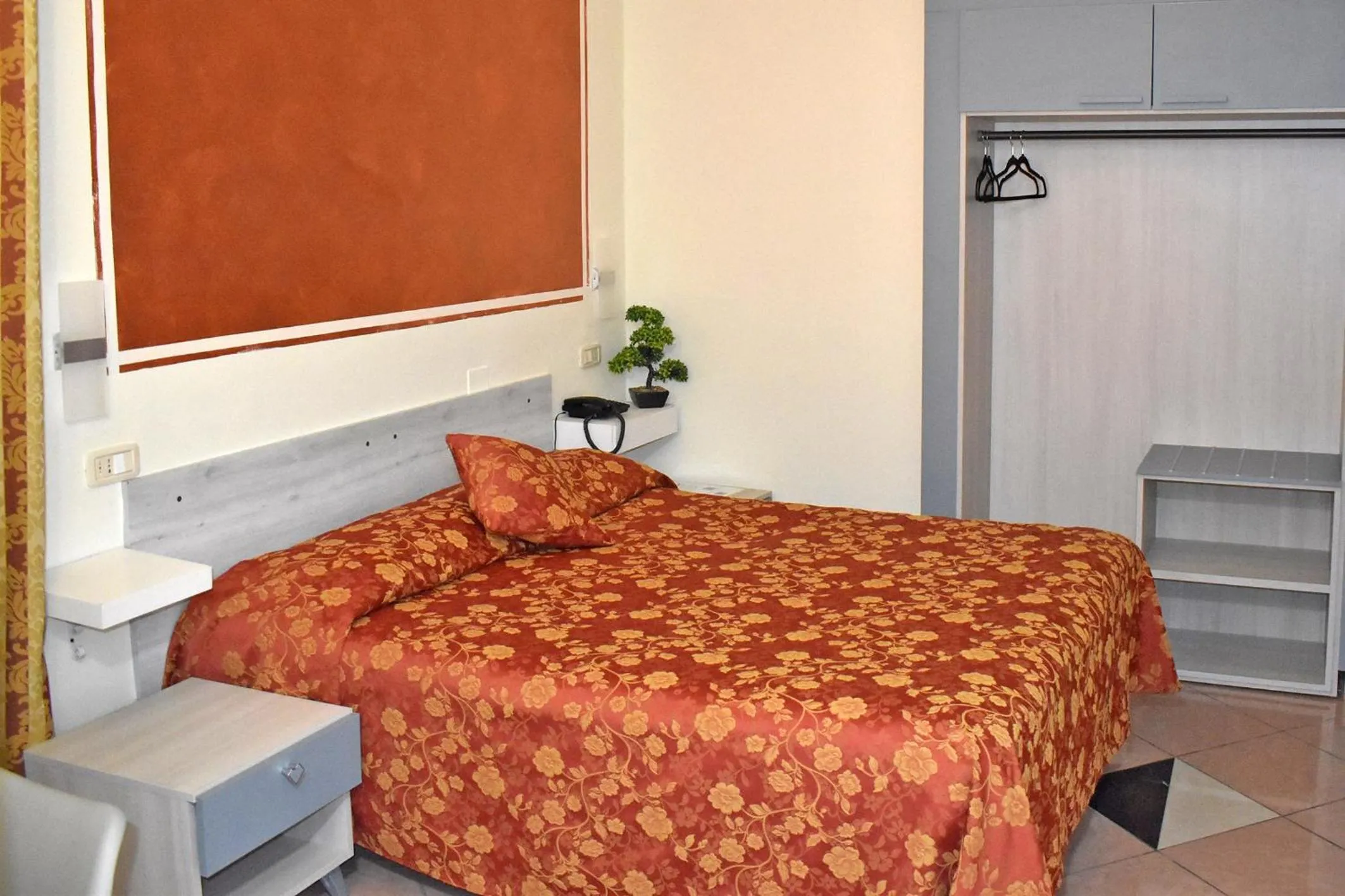 Bed in HOTEL IL PARCO - Parking Free & Restaurant - Hotel