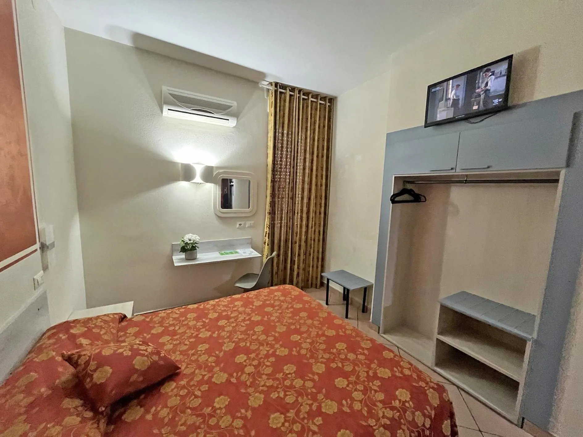 Bed in HOTEL IL PARCO - Parking Free & Restaurant - Hotel