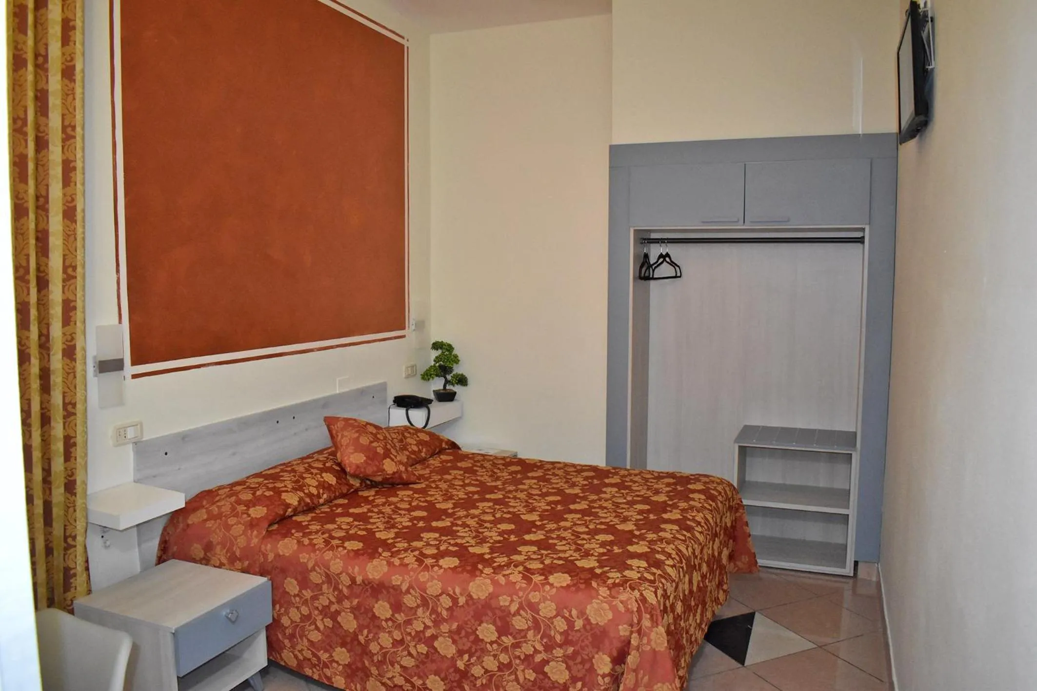 Bed in HOTEL IL PARCO - Parking Free & Restaurant - Hotel