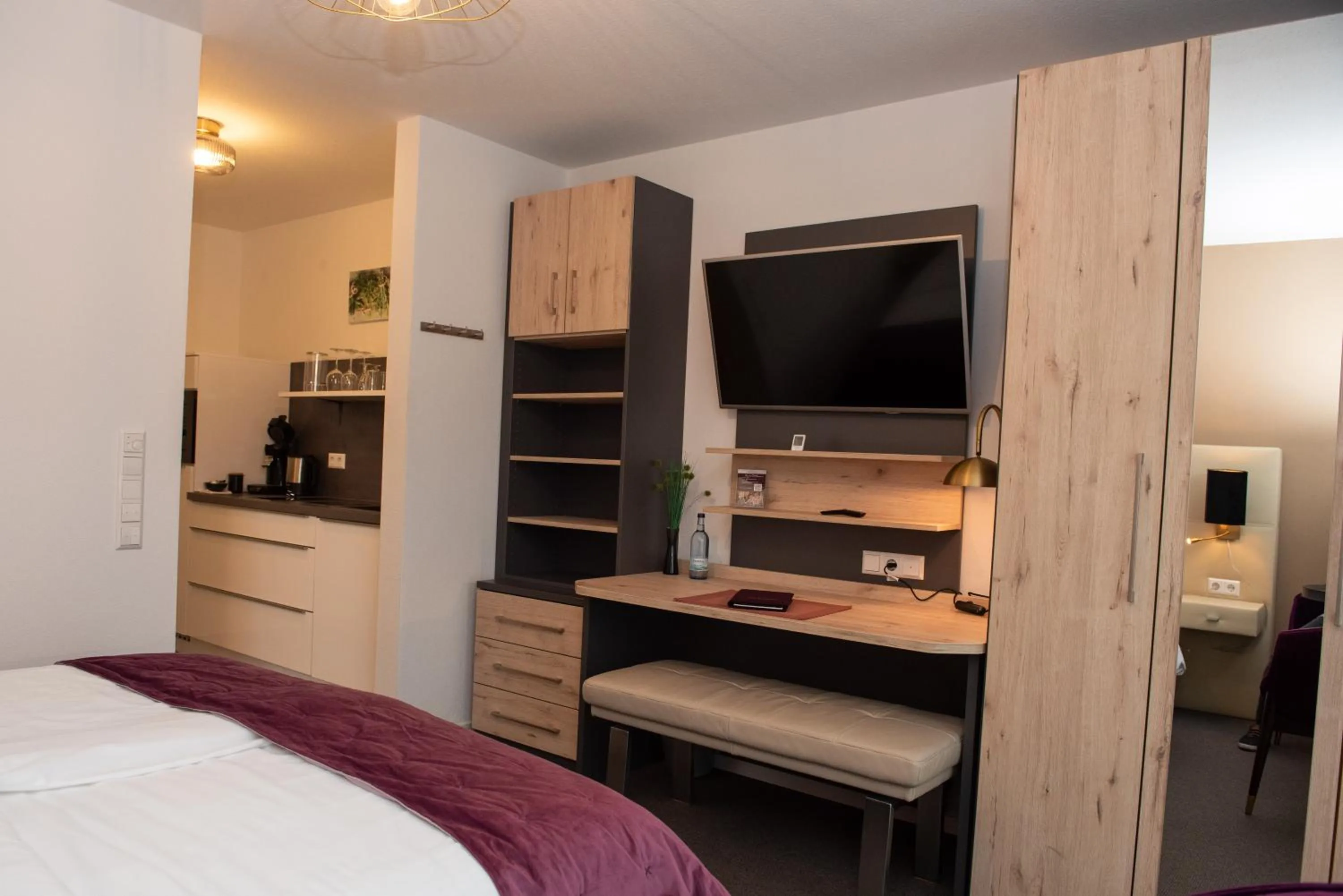 Bed in Apartments Amtzell, Selbst-Check-in