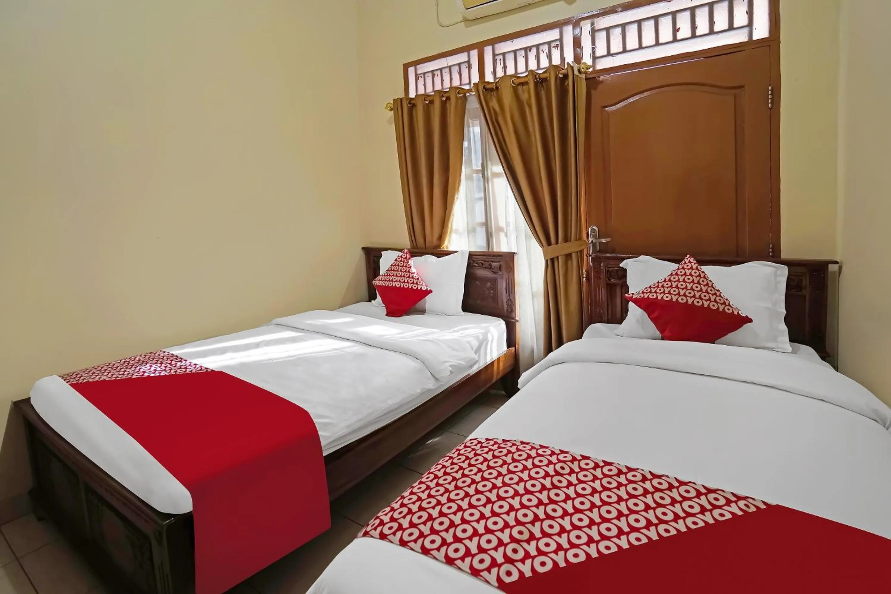 Bedroom, Bed in Hotel O Wisma Empat Lima Syariah