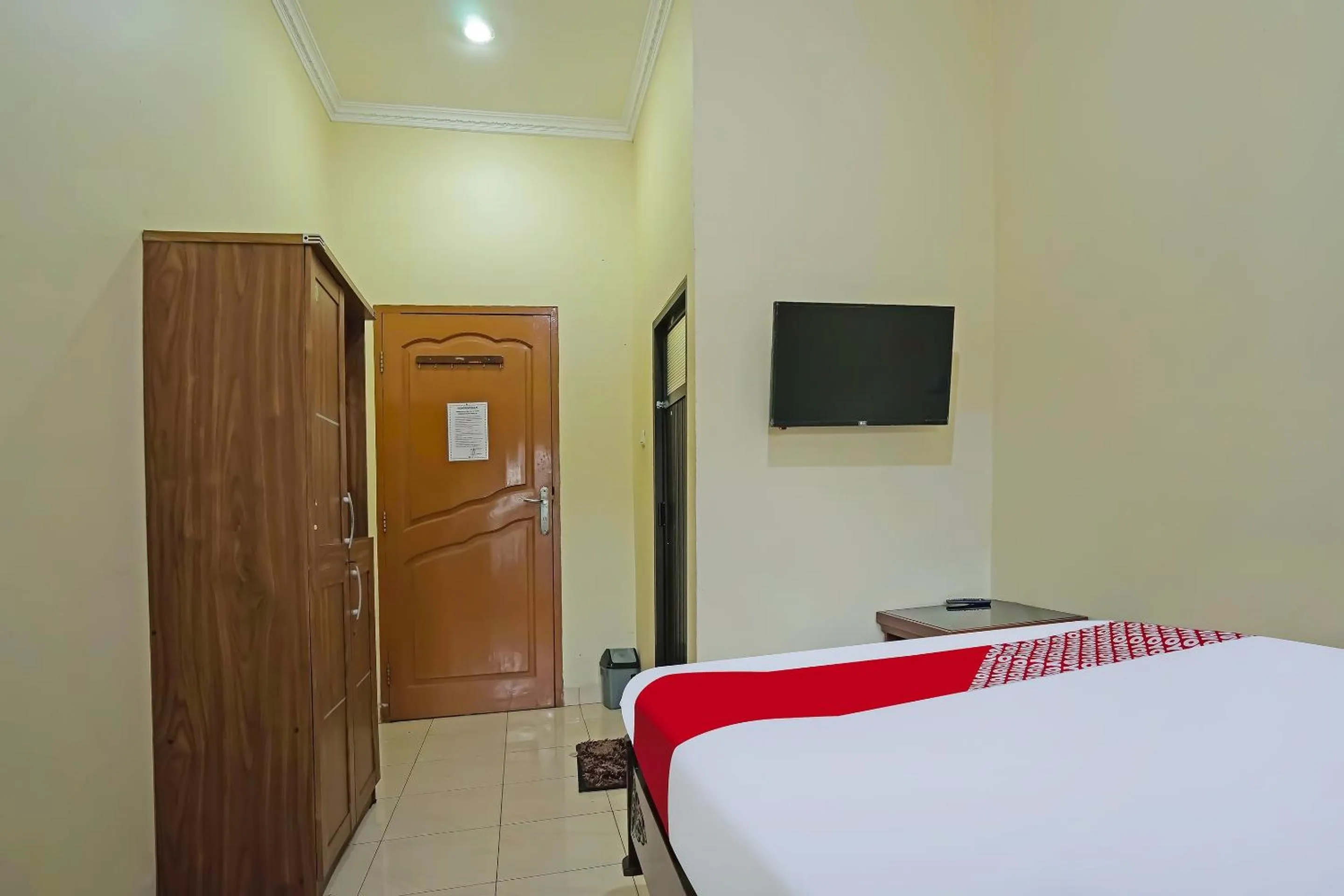 Bedroom, Bed in Hotel O Wisma Empat Lima Syariah