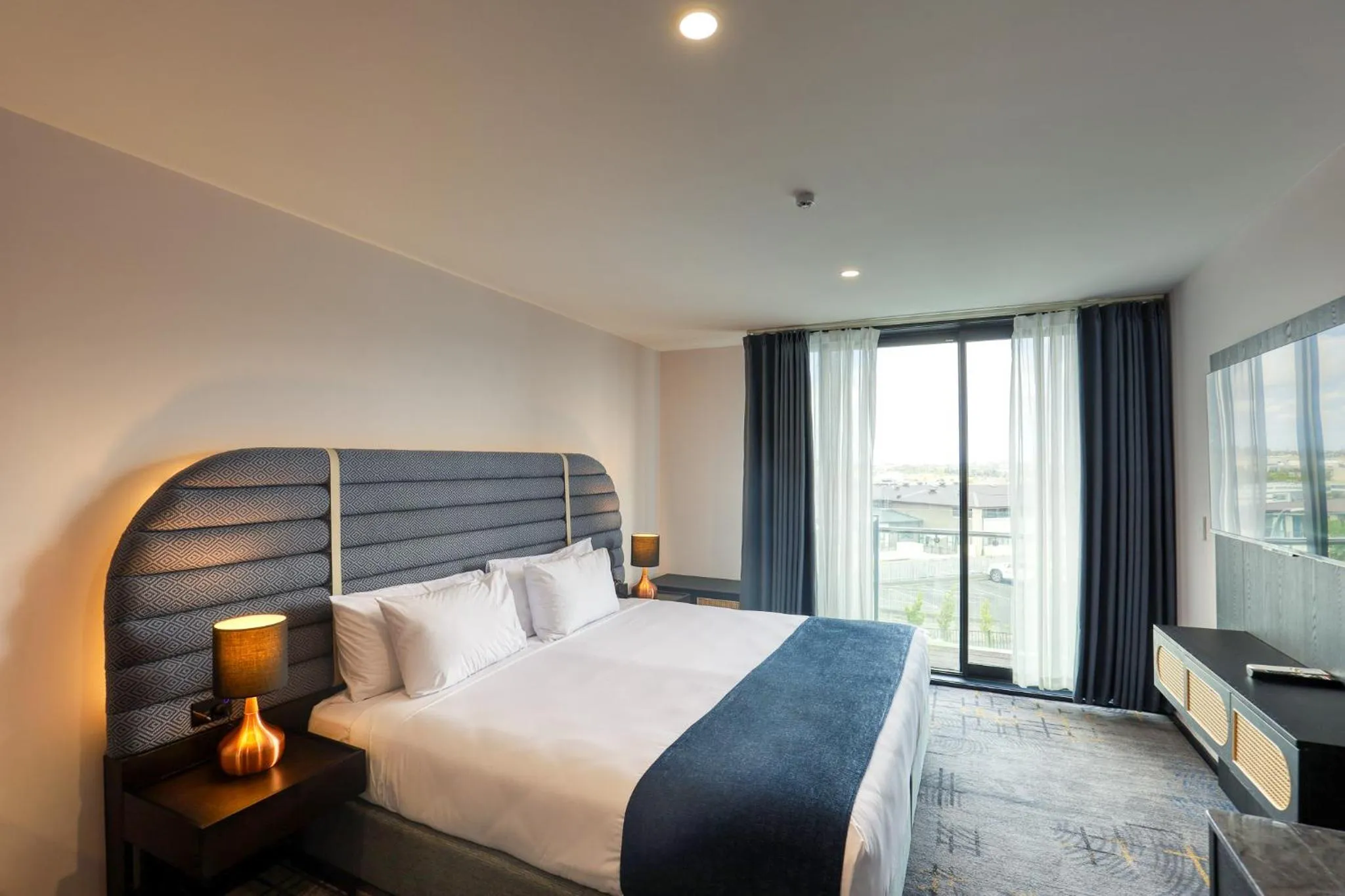 Bedroom, Bed in Marsden Suites Albany