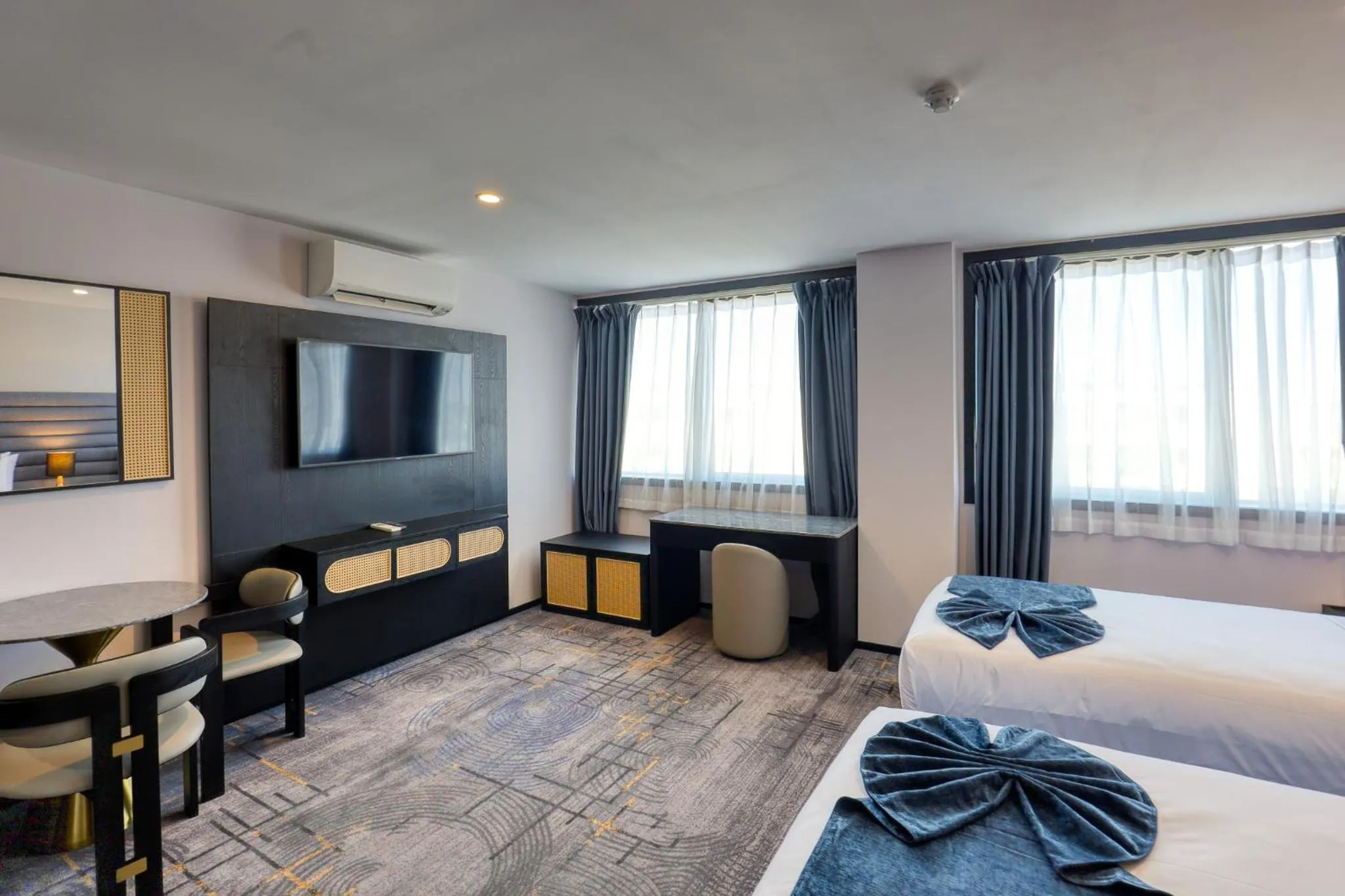 TV and multimedia, Bed in Marsden Suites Albany