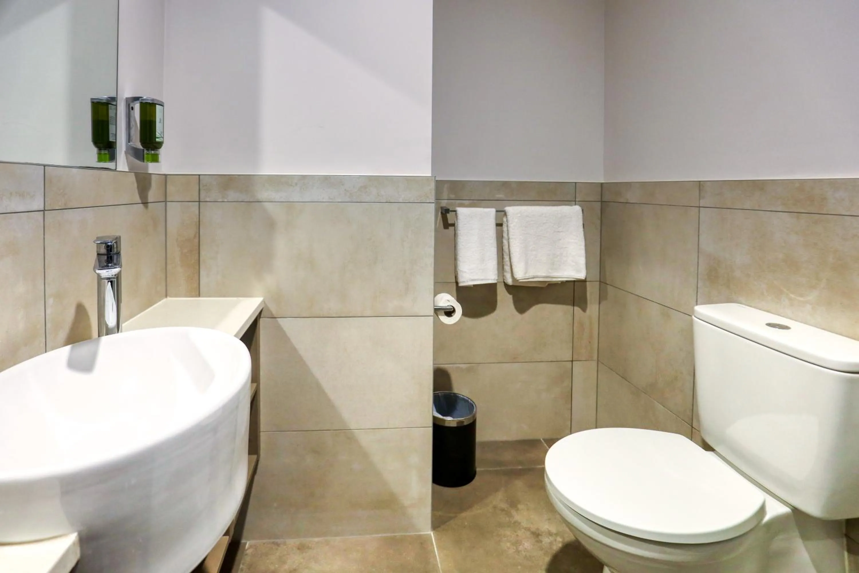 Bathroom in Marsden Suites Albany