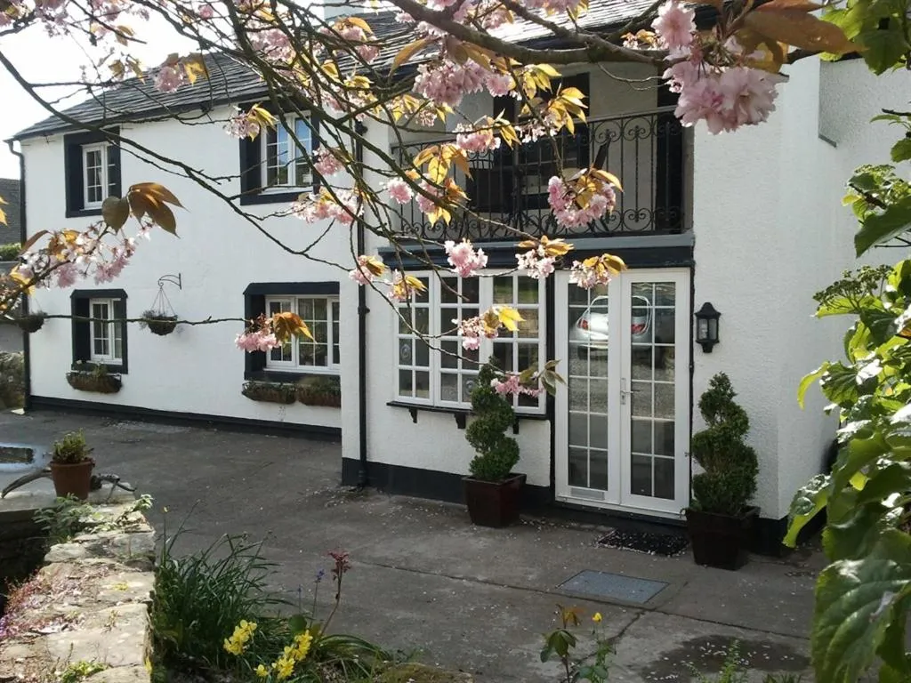 Property building in Littlebeck Warren