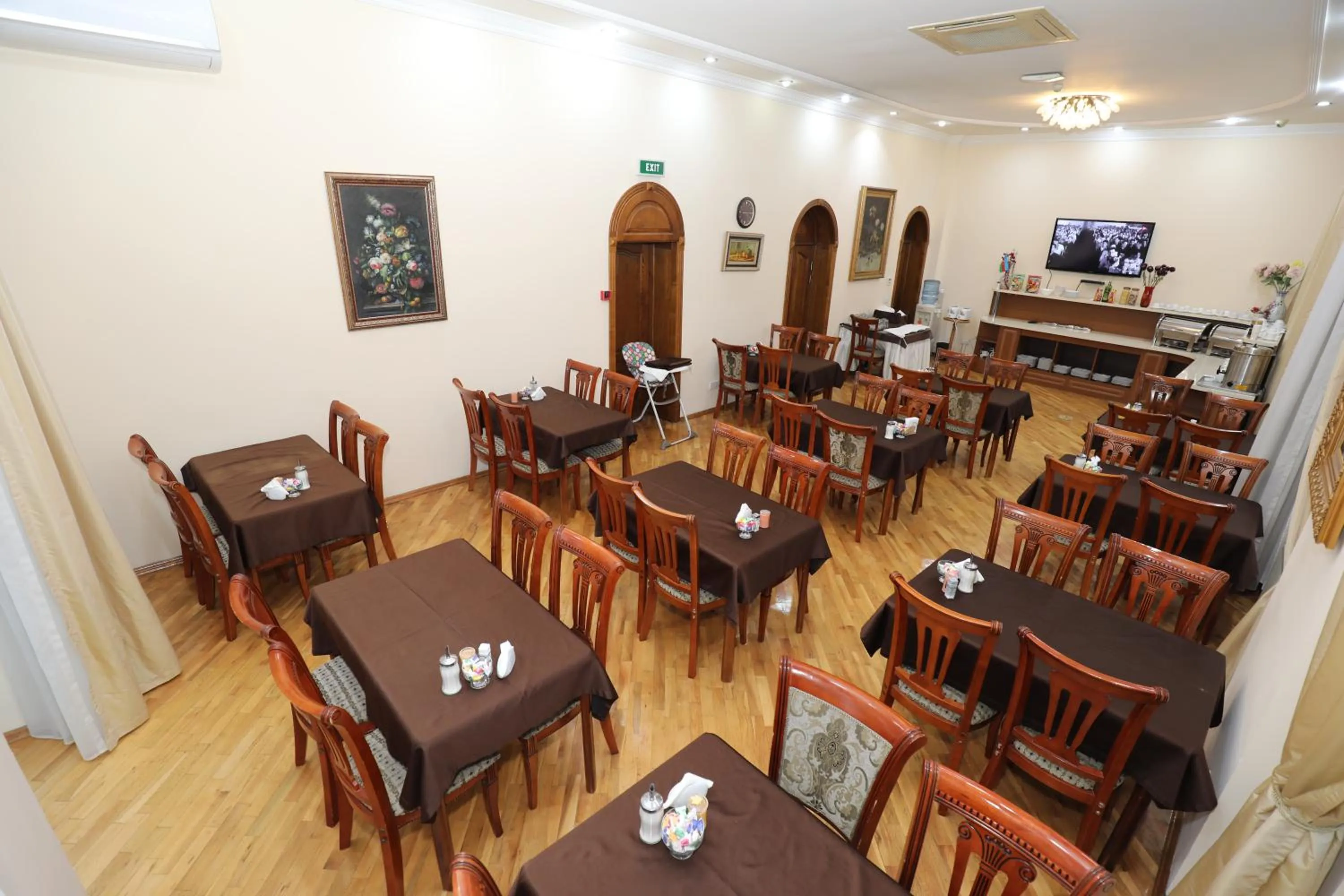 Restaurant/places to eat in Azcot Hotel - Nizami Street