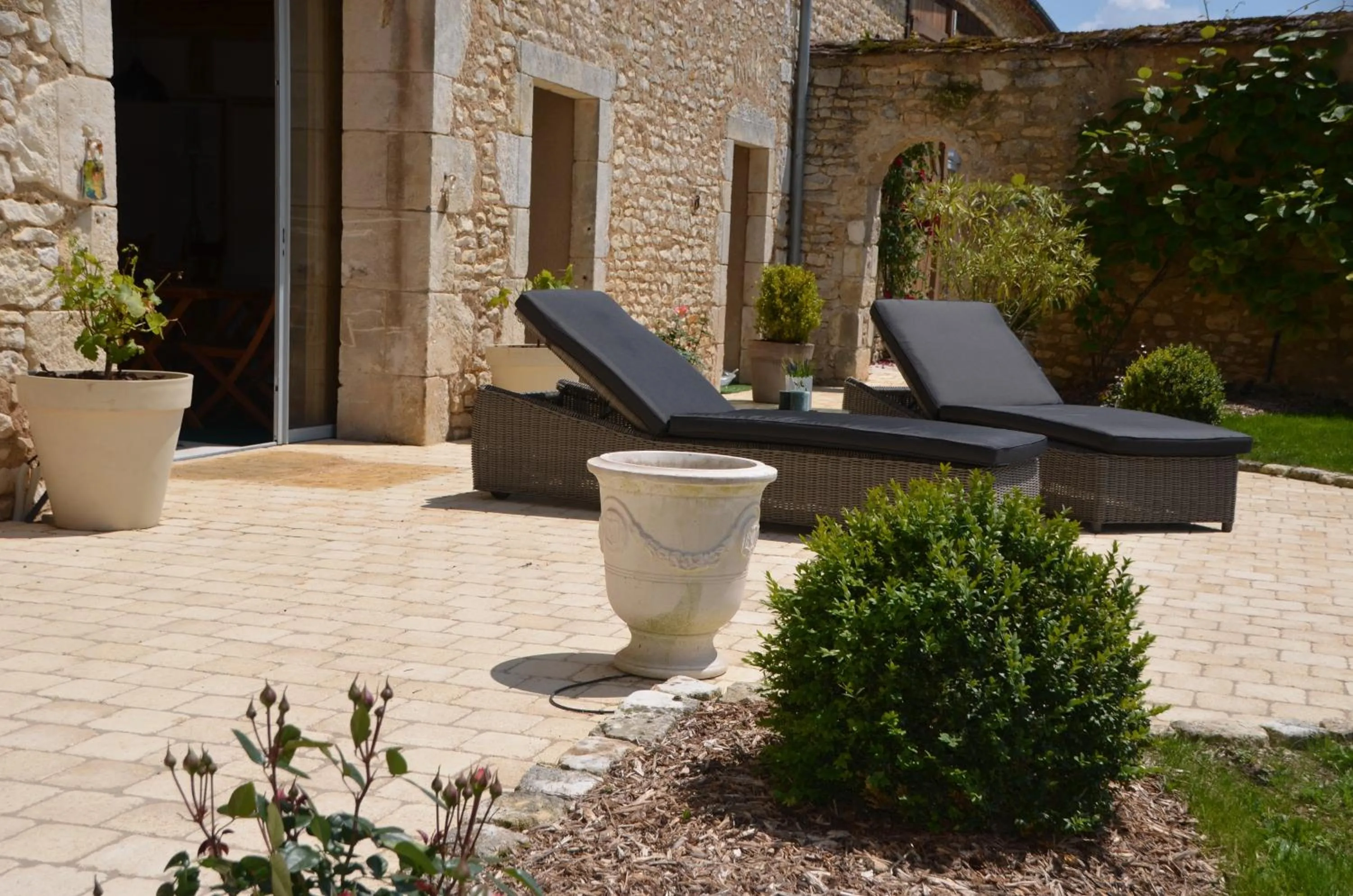Hot Tub in Château de Mazières
