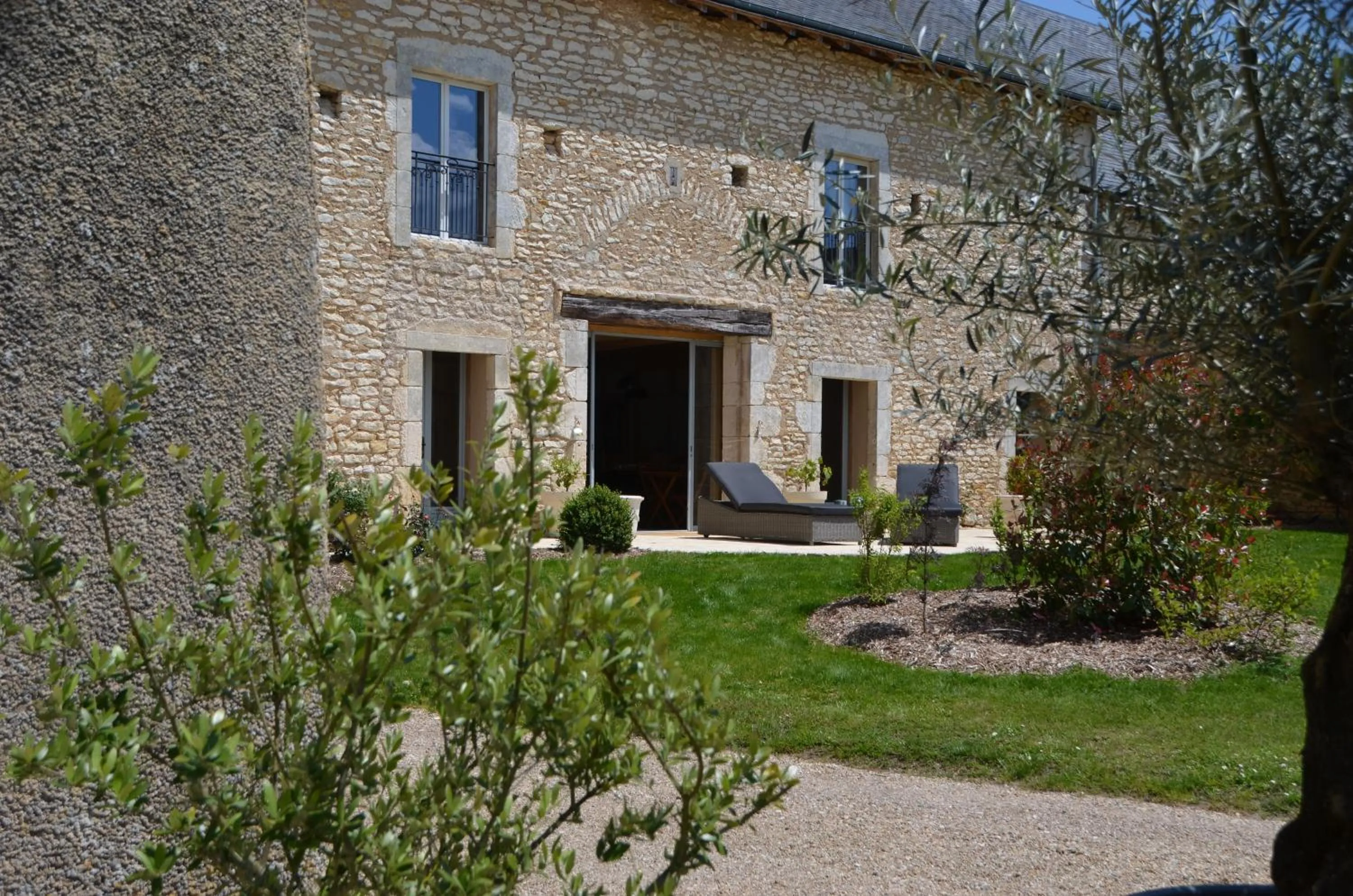 Garden view in Château de Mazières