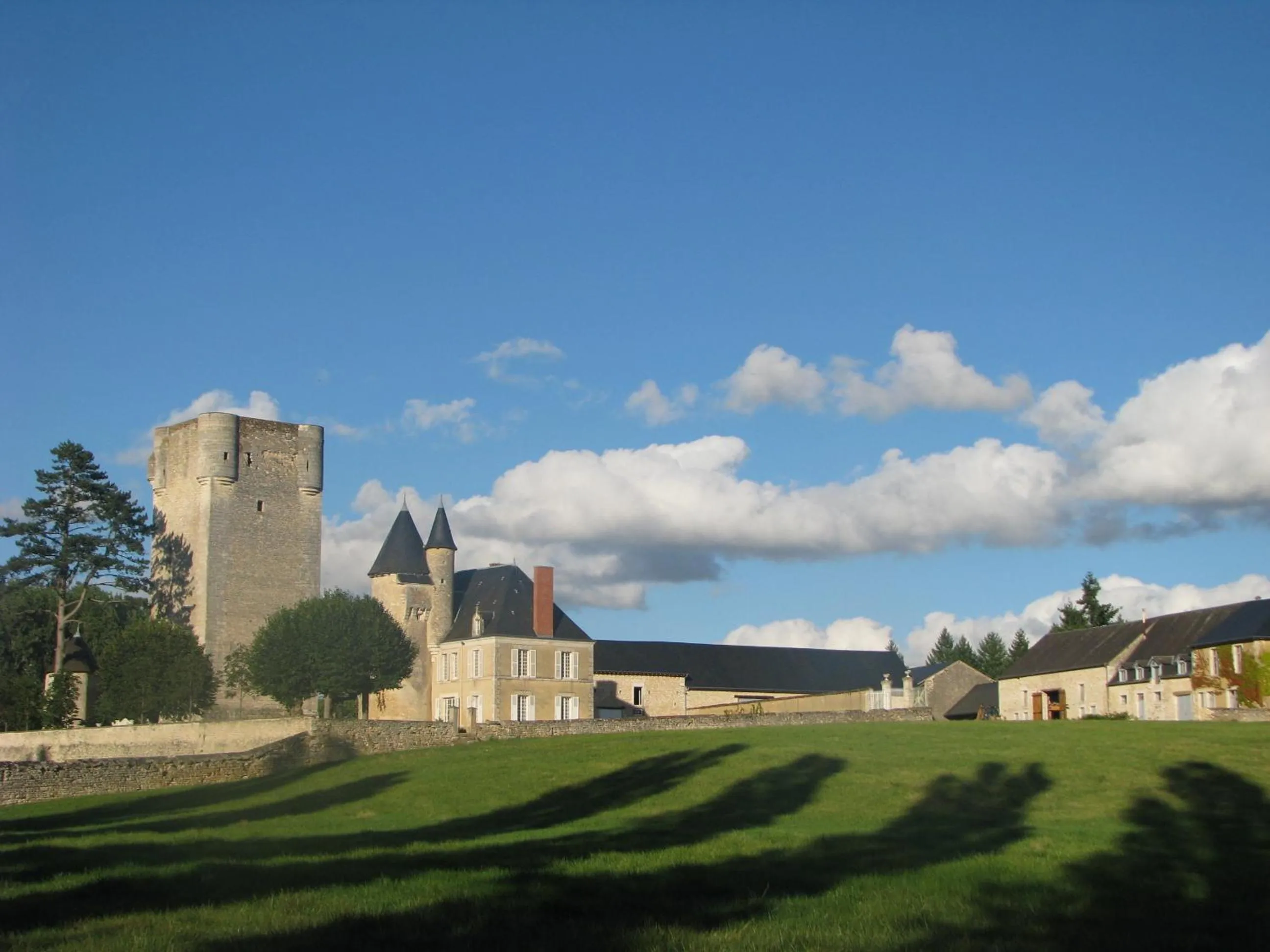 Facade/entrance in Château de Mazières