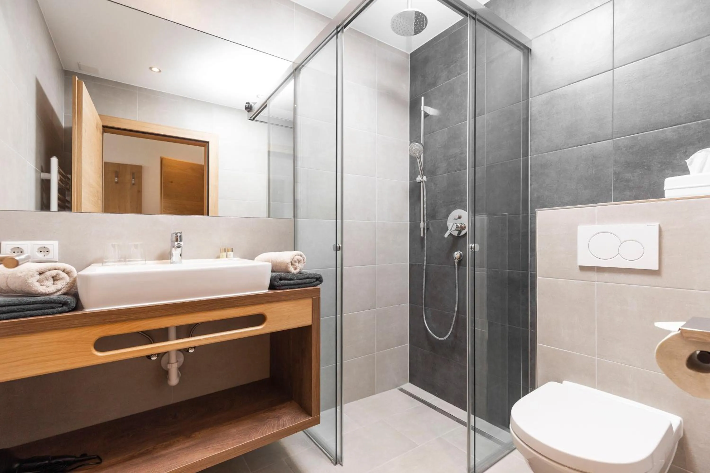 Shower in Aparthotel Lerch