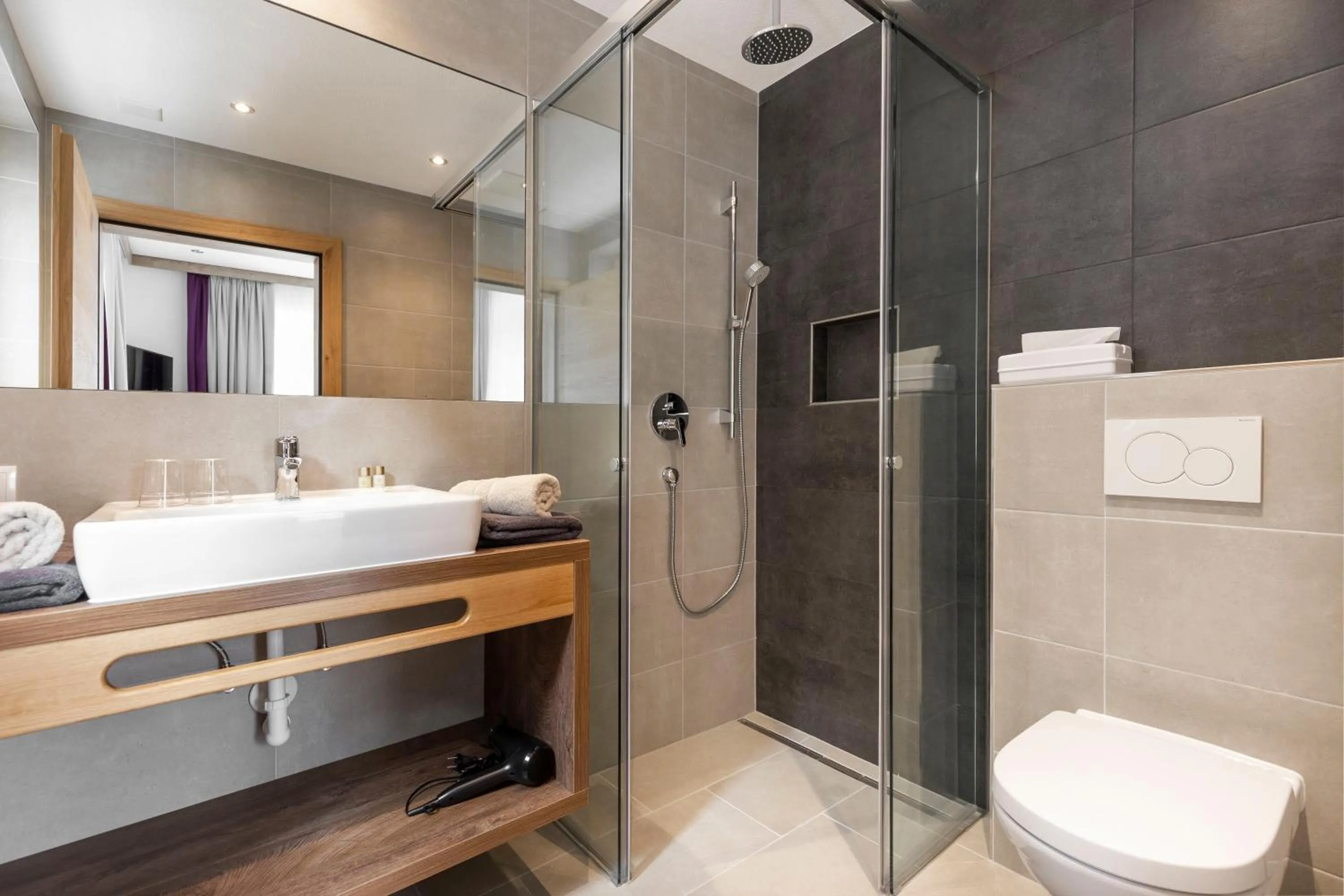 Shower in Aparthotel Lerch