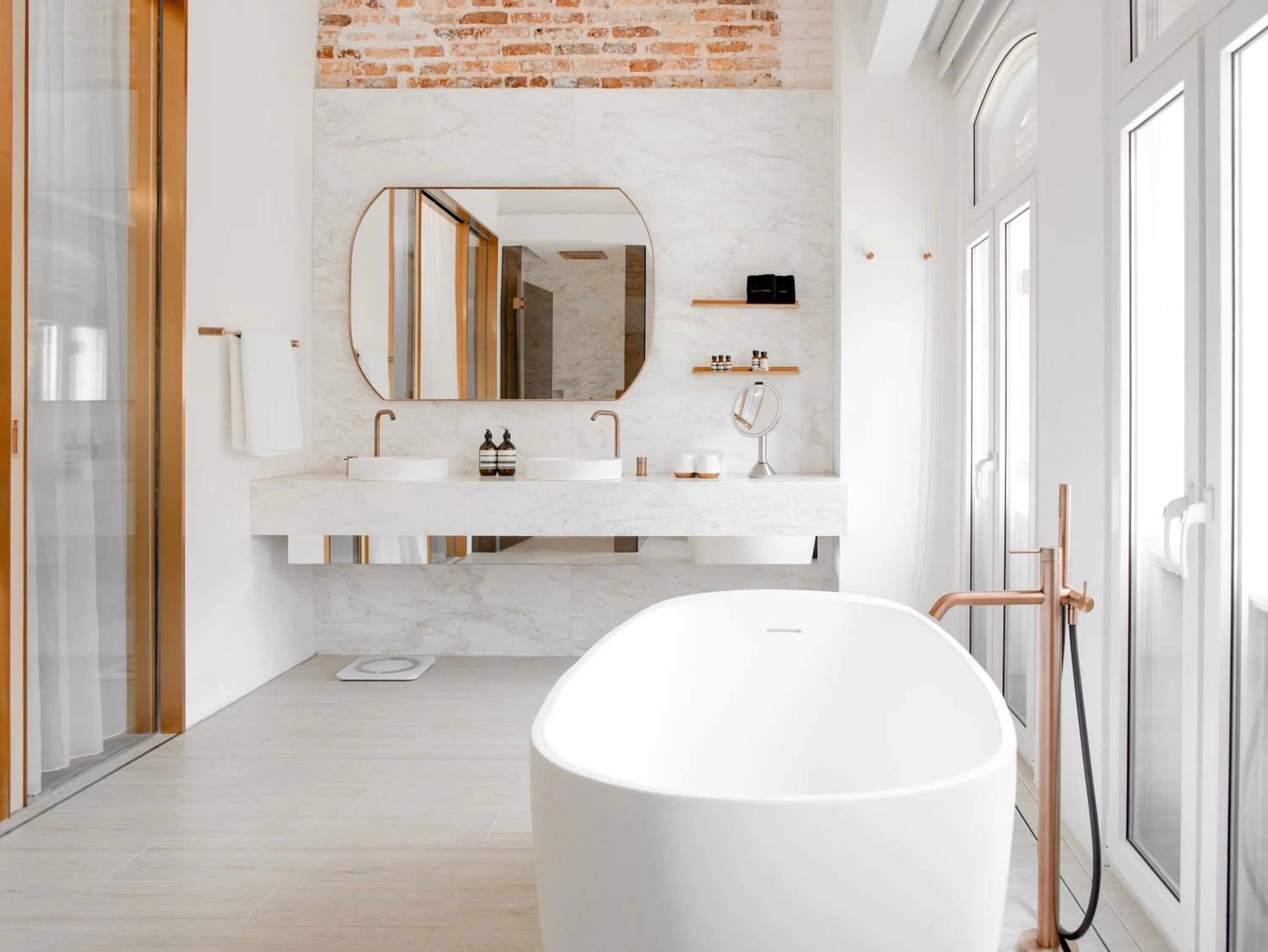 Shower in 88 Armenian