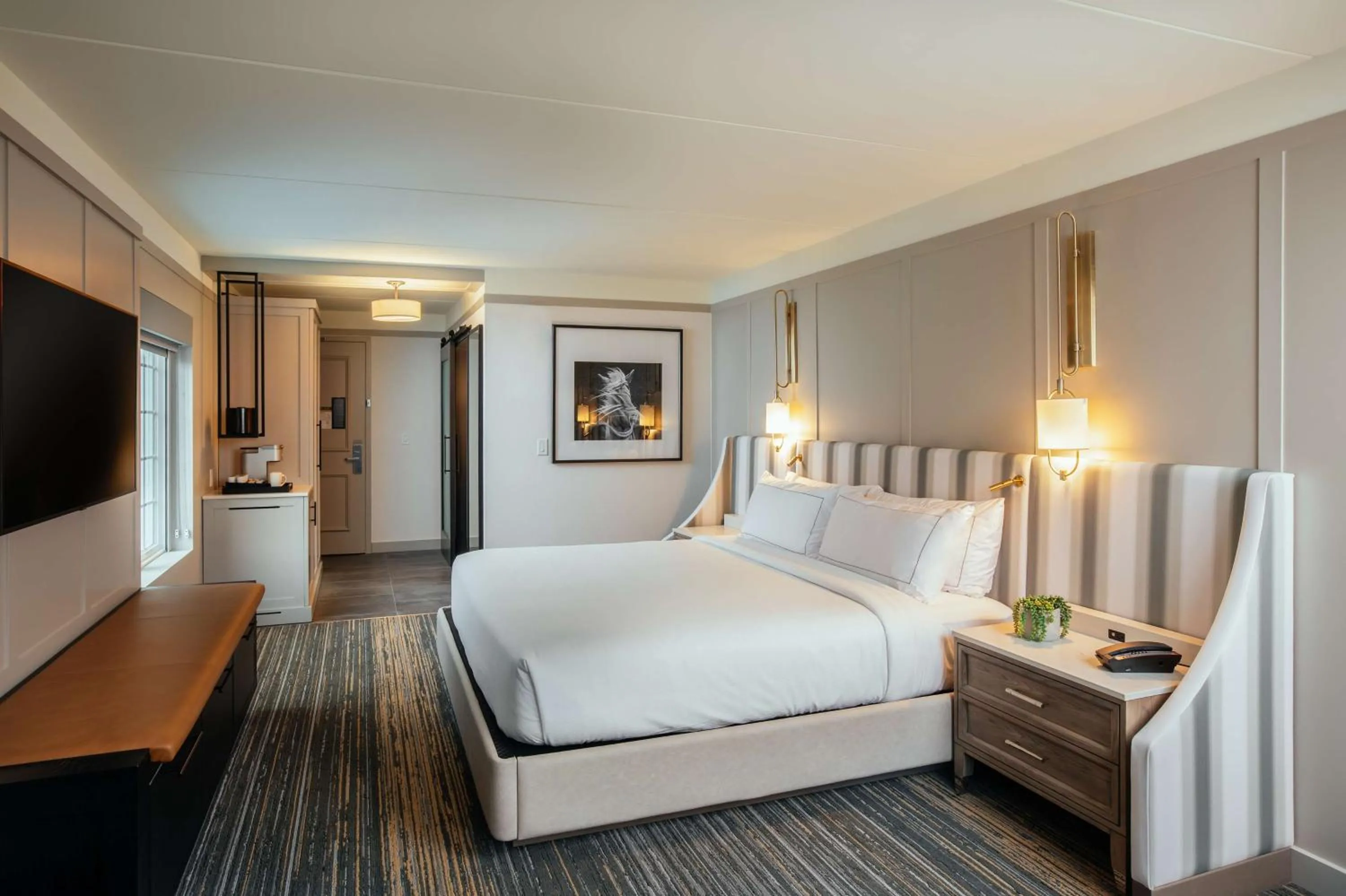 Bedroom, Bed in Somerset Hills Hotel, Tapestry Collection by Hilton