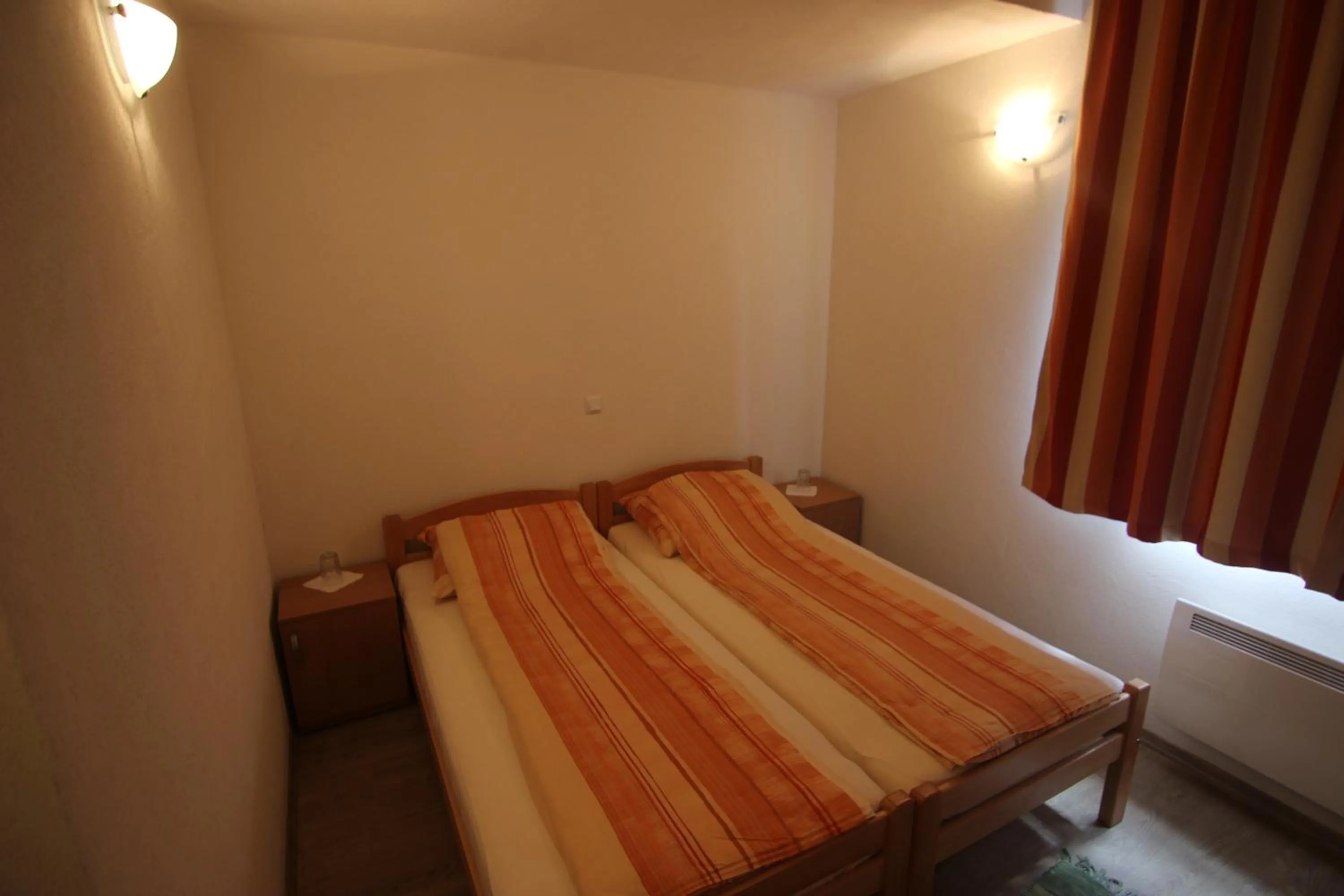 Bedroom, Bed in Rooms Zebax