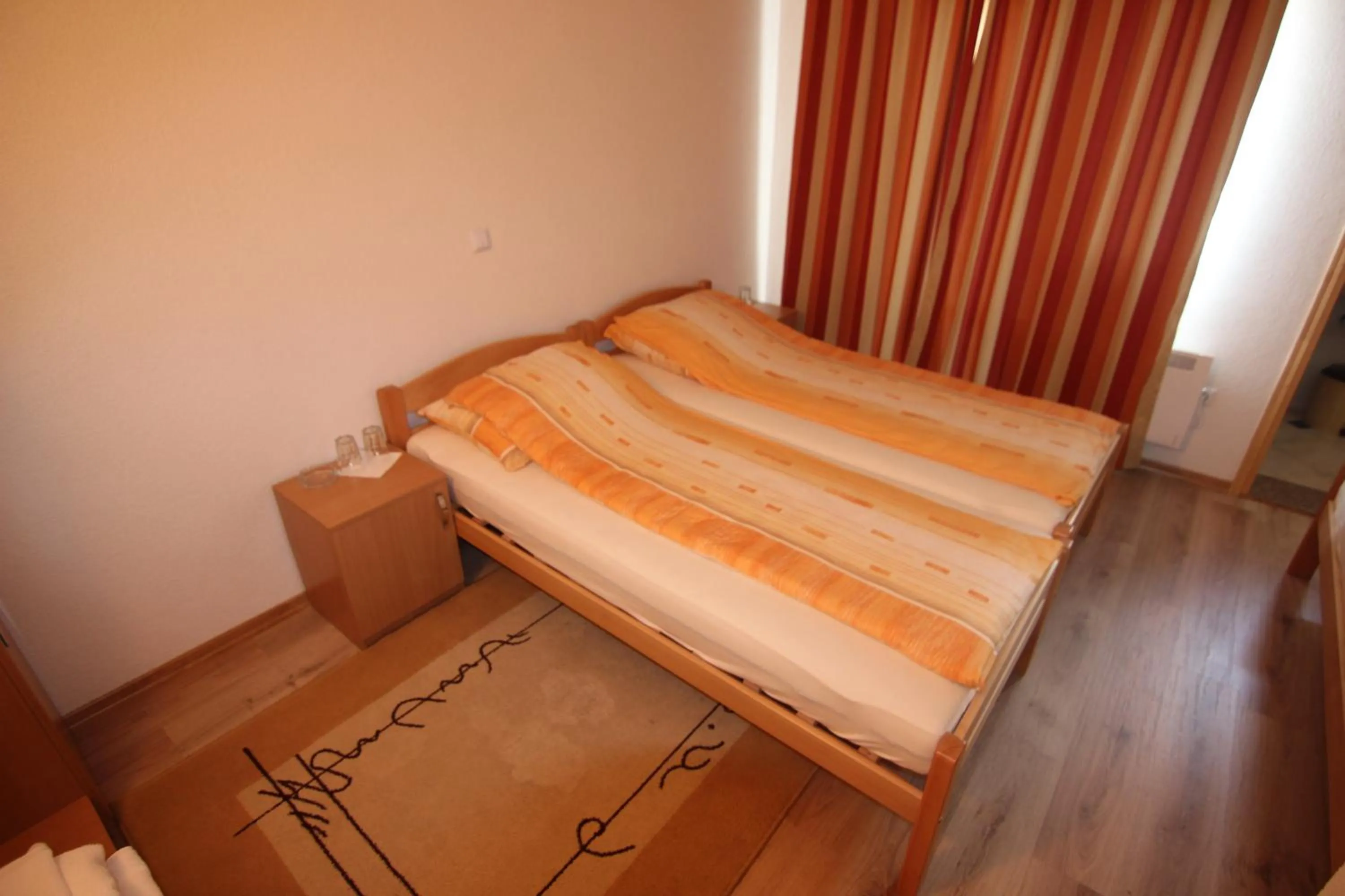 Bed in Rooms Zebax
