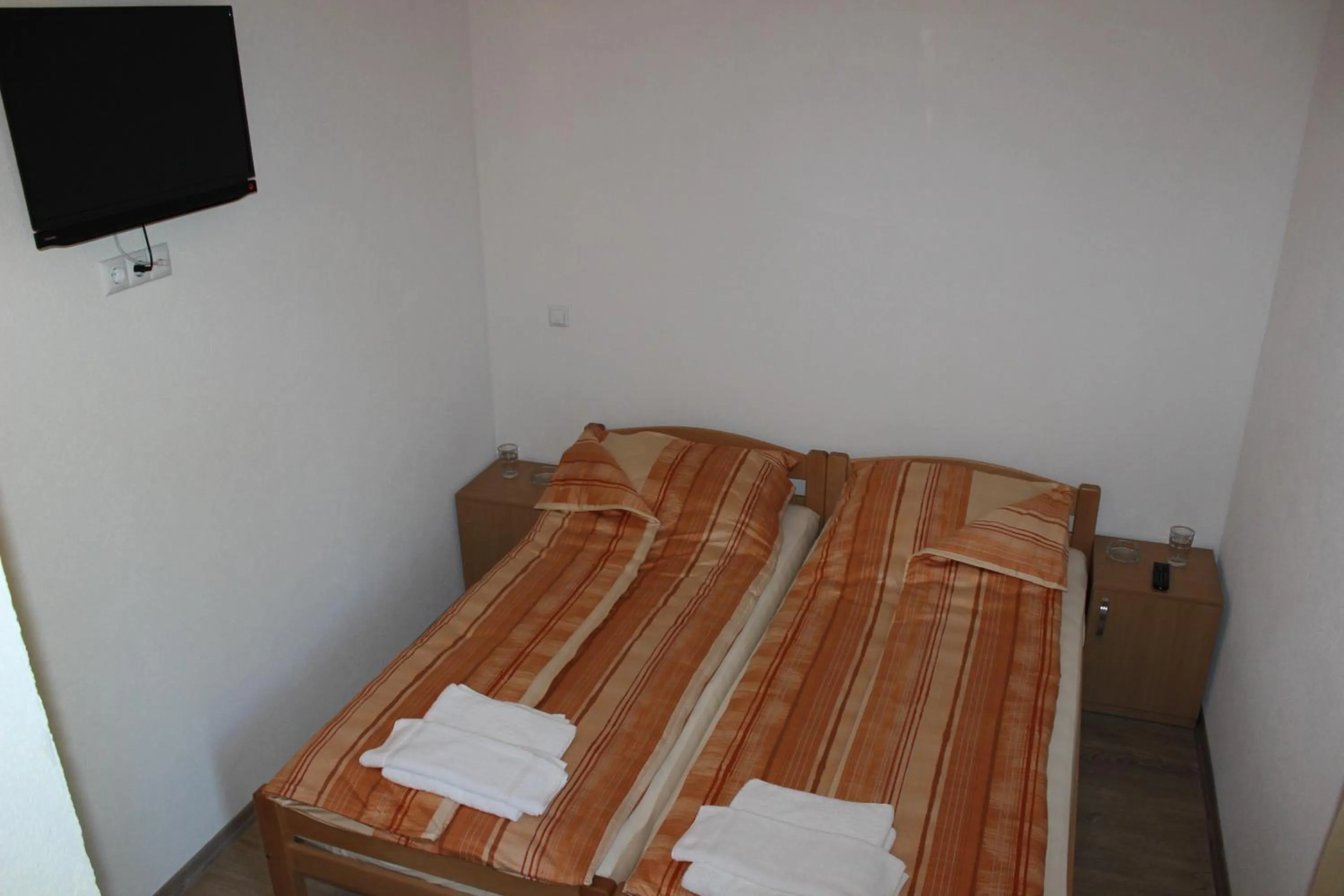 Bed in Rooms Zebax
