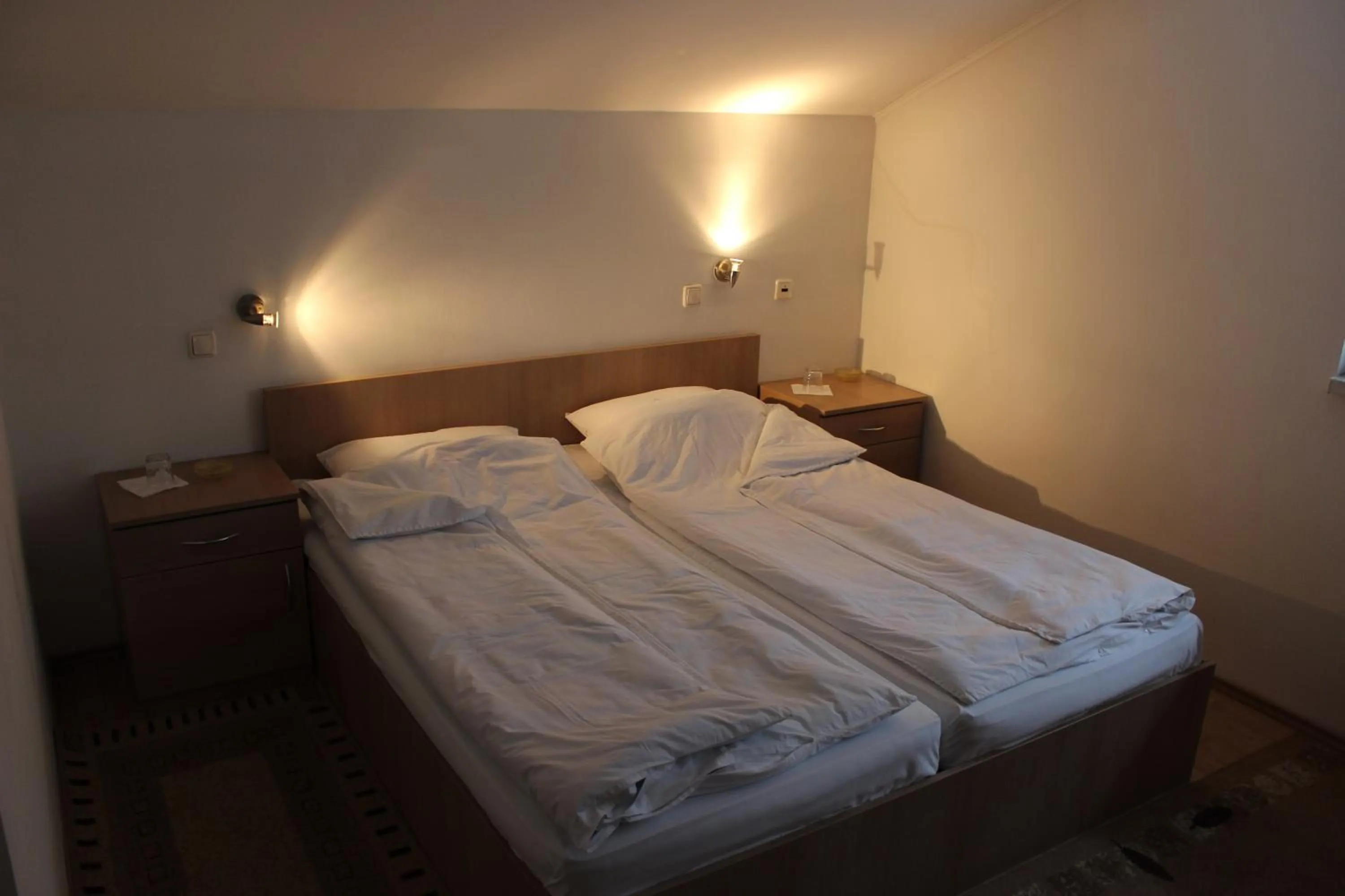 Bed in Rooms Zebax