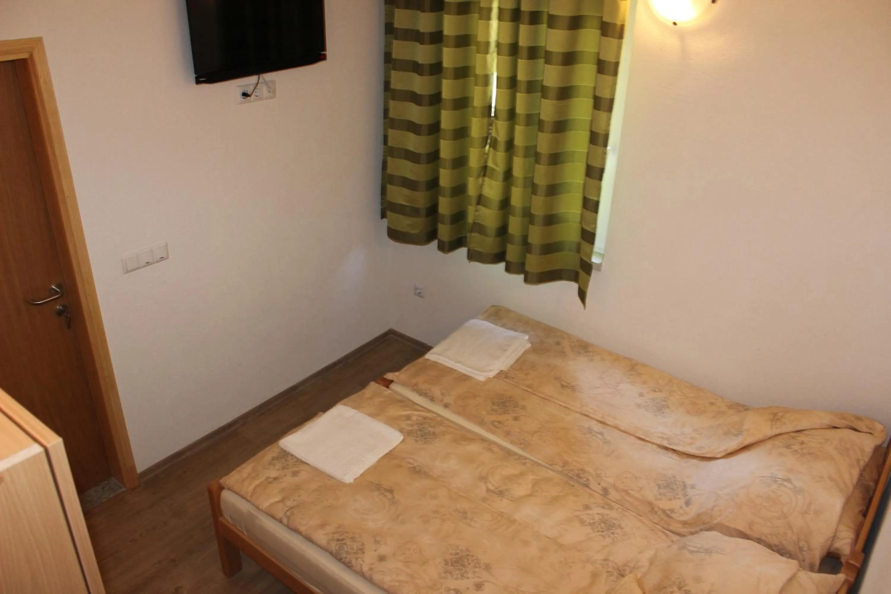Bed in Rooms Zebax