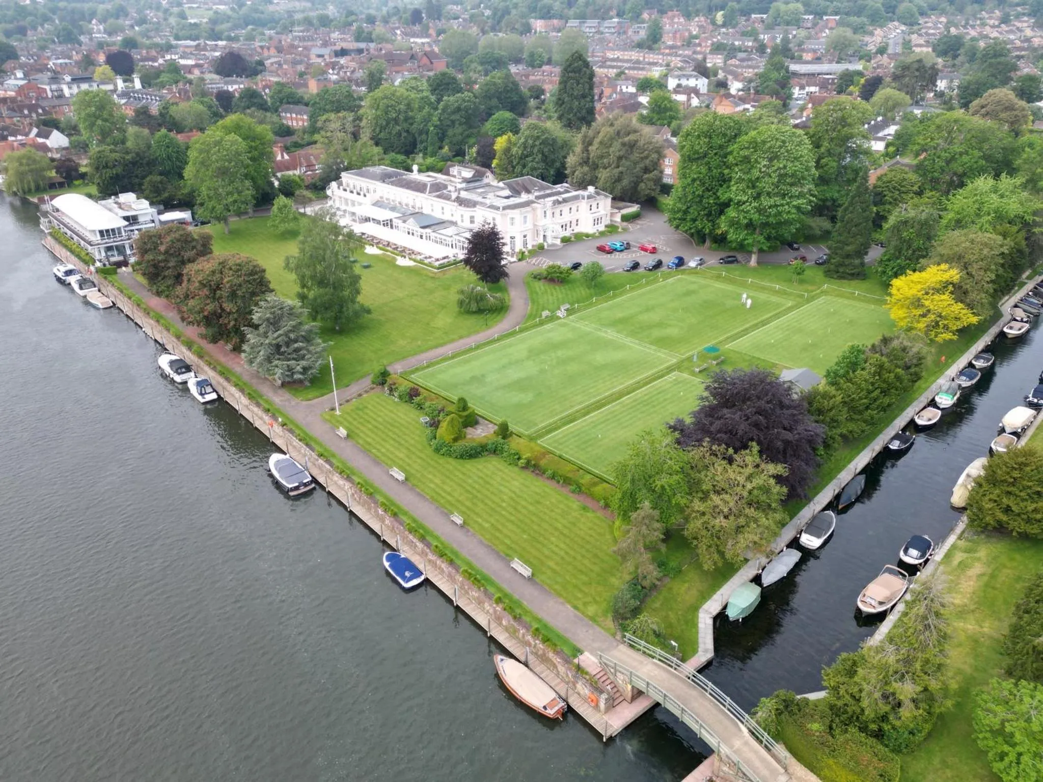 Phyllis Court Members Club