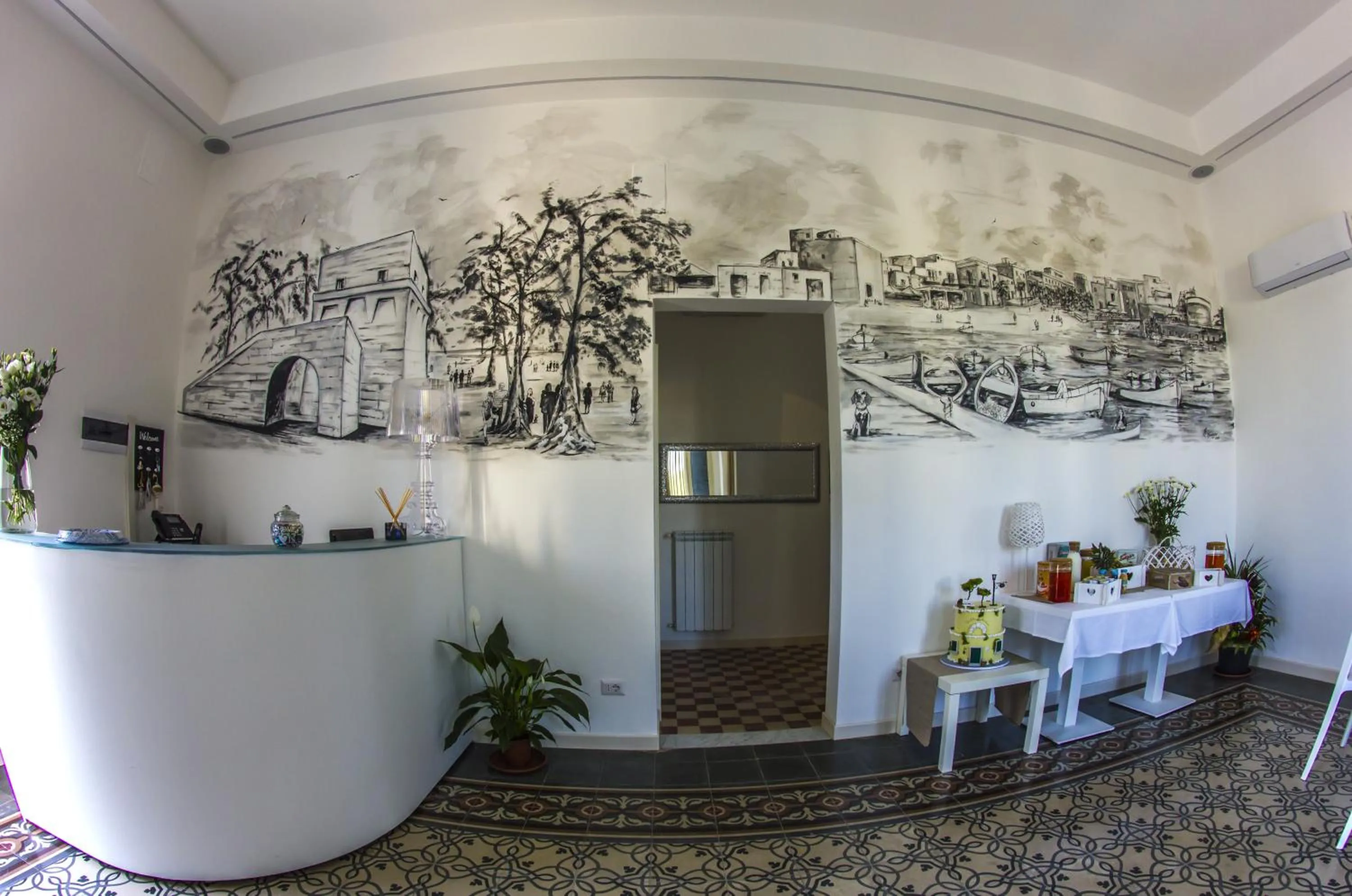 Communal lounge/ TV room in VILLA ADELAIDE SUITE & ROOM