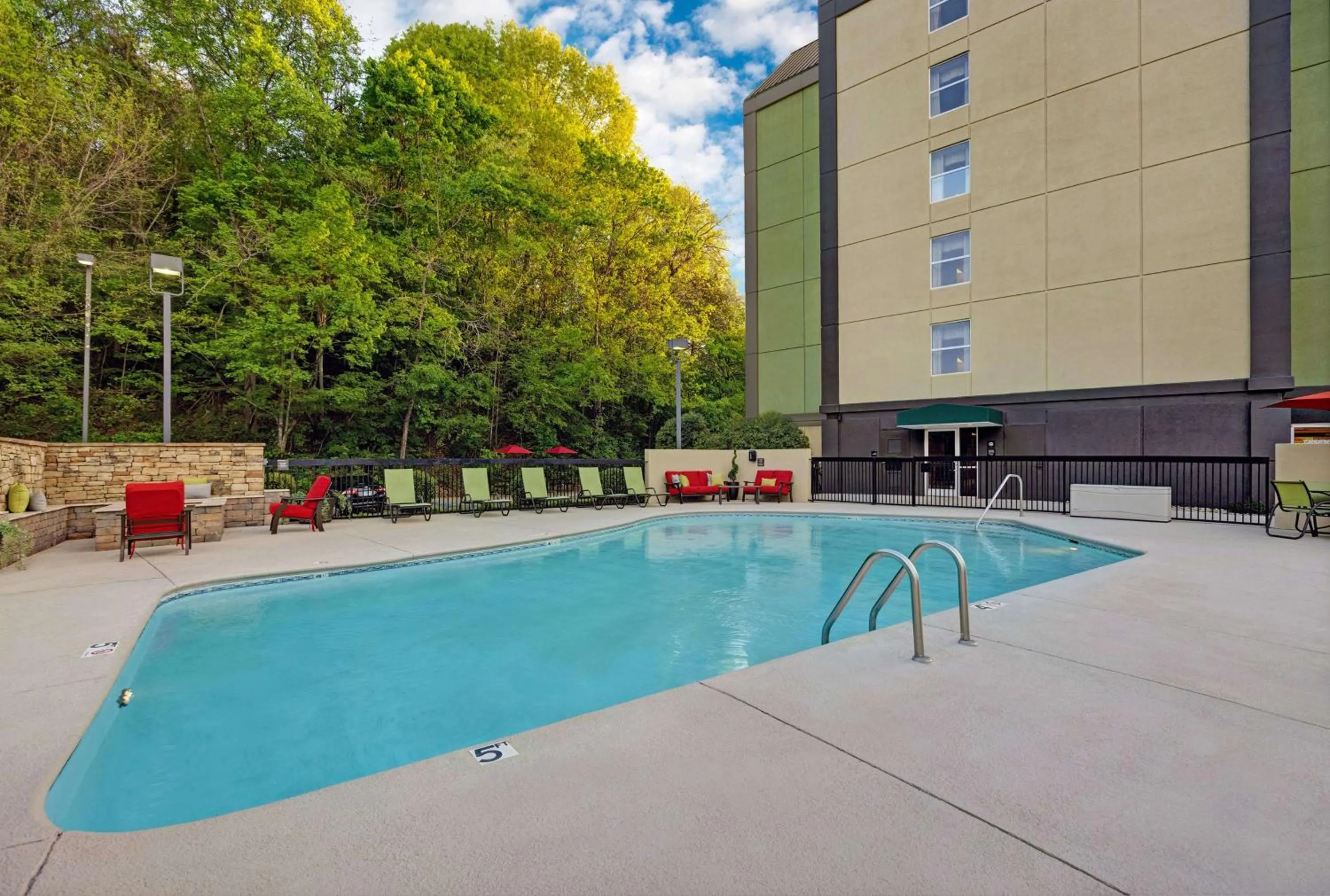 Pool view in Hampton Inn & Suites Pigeon Forge On The Parkway